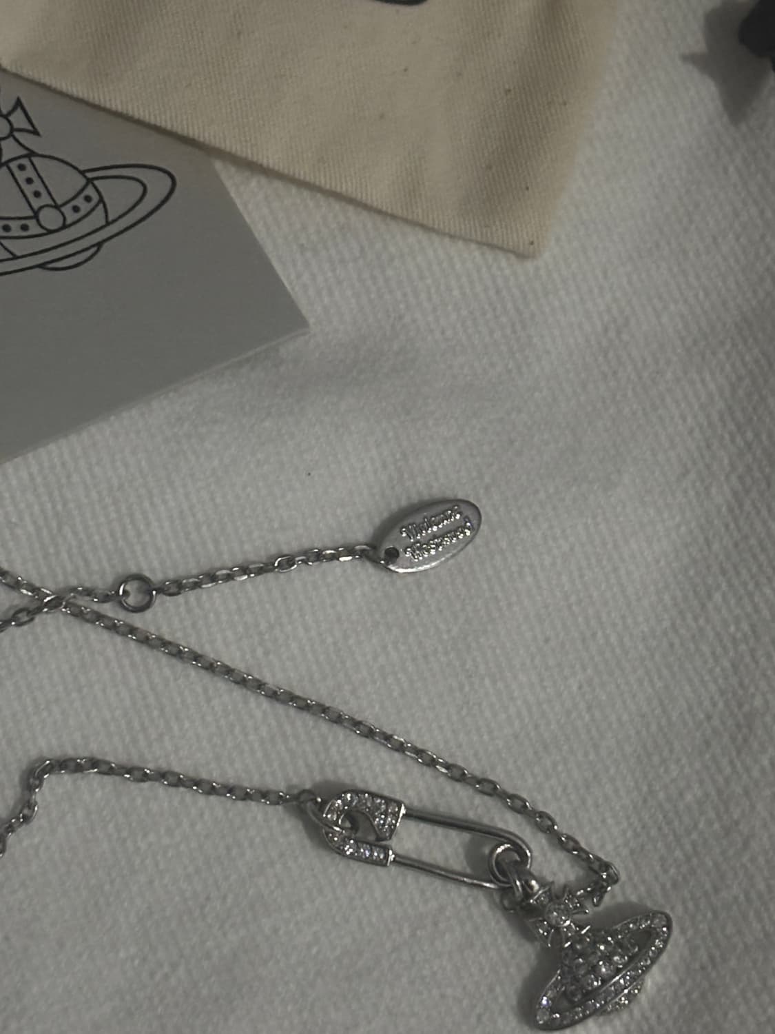 비비안웨스트우드 루크리스 옷핀 목걸이 상품이미지8