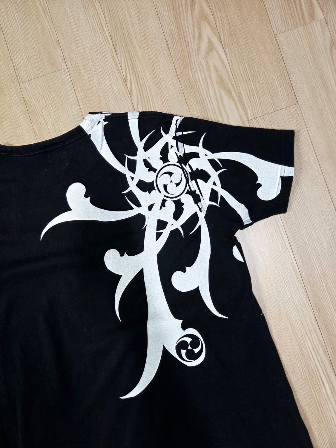 도둑일기 블랙 오리엔탈 라운드 티셔츠 상품이미지5