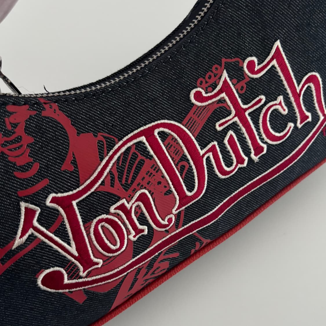 [새제품] 트루 릴리젼 X 본더치 숄더백 상품이미지5