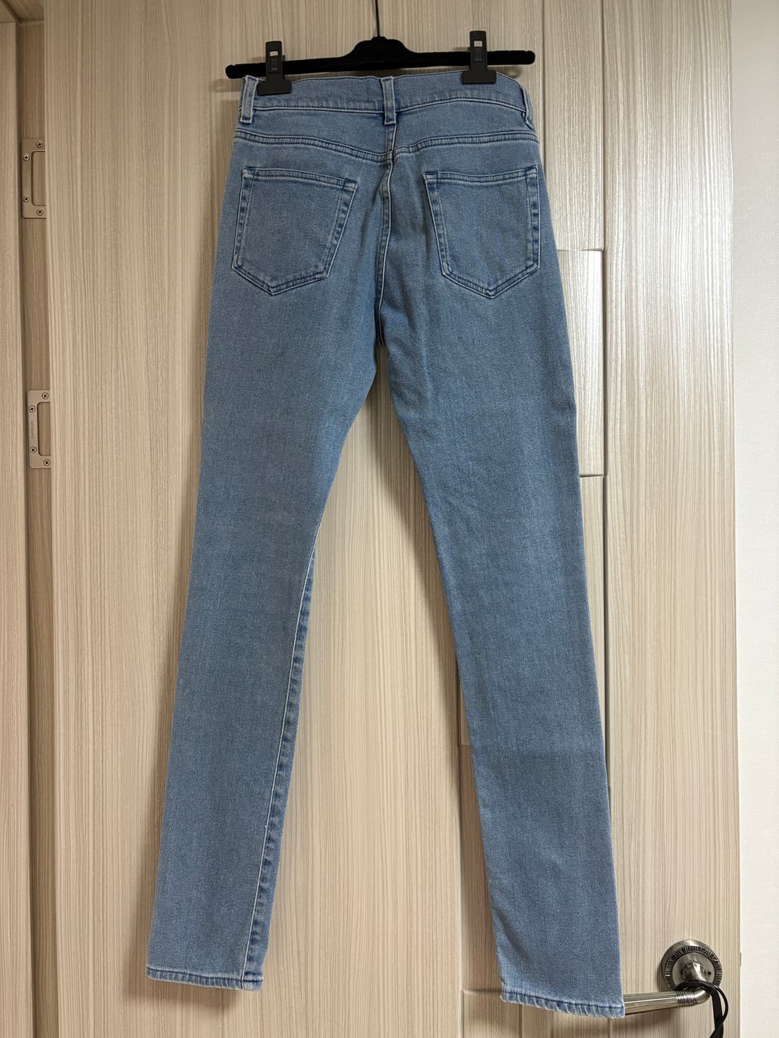 아크네 스큐디오 중청 스키니진 상품이미지3