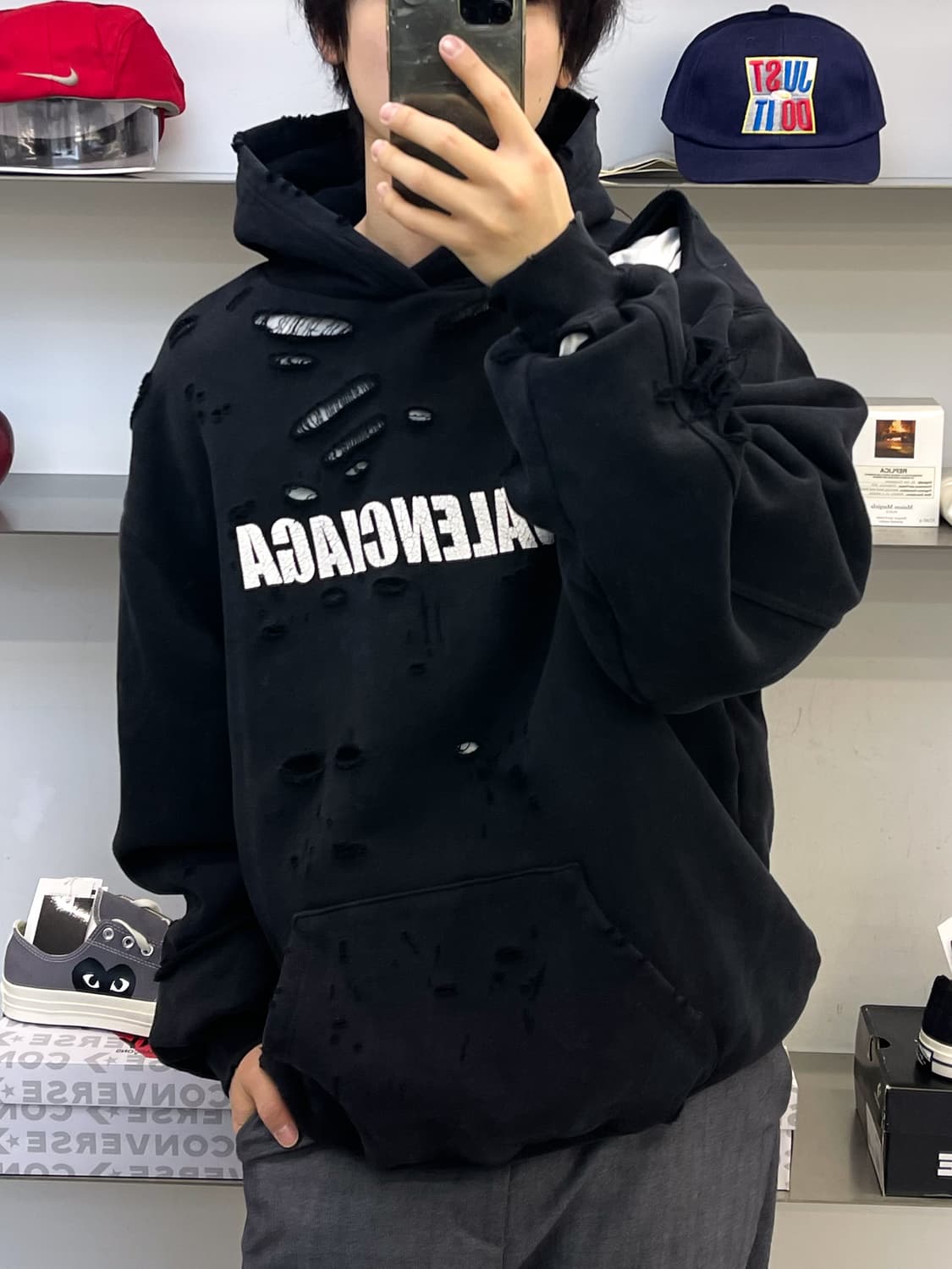 발렌시아가 22fw 디스트로이드 후디 상품이미지2