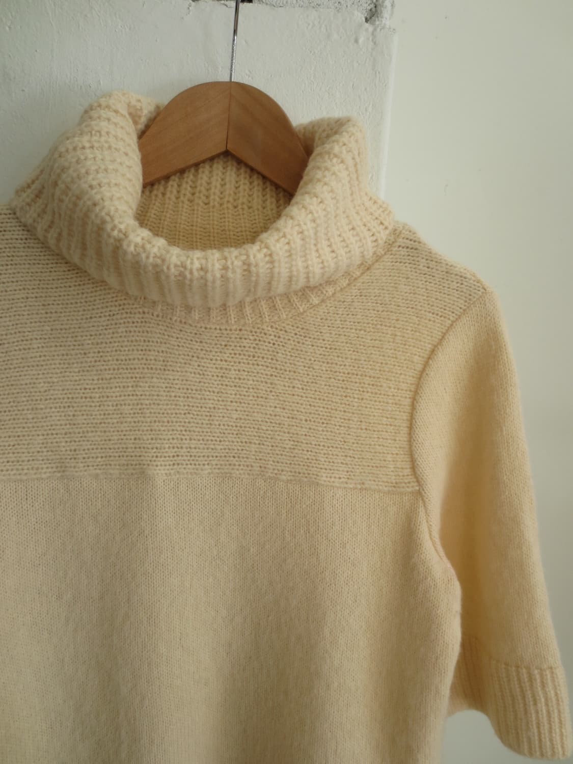 Beige turtleneck knit 상품이미지4