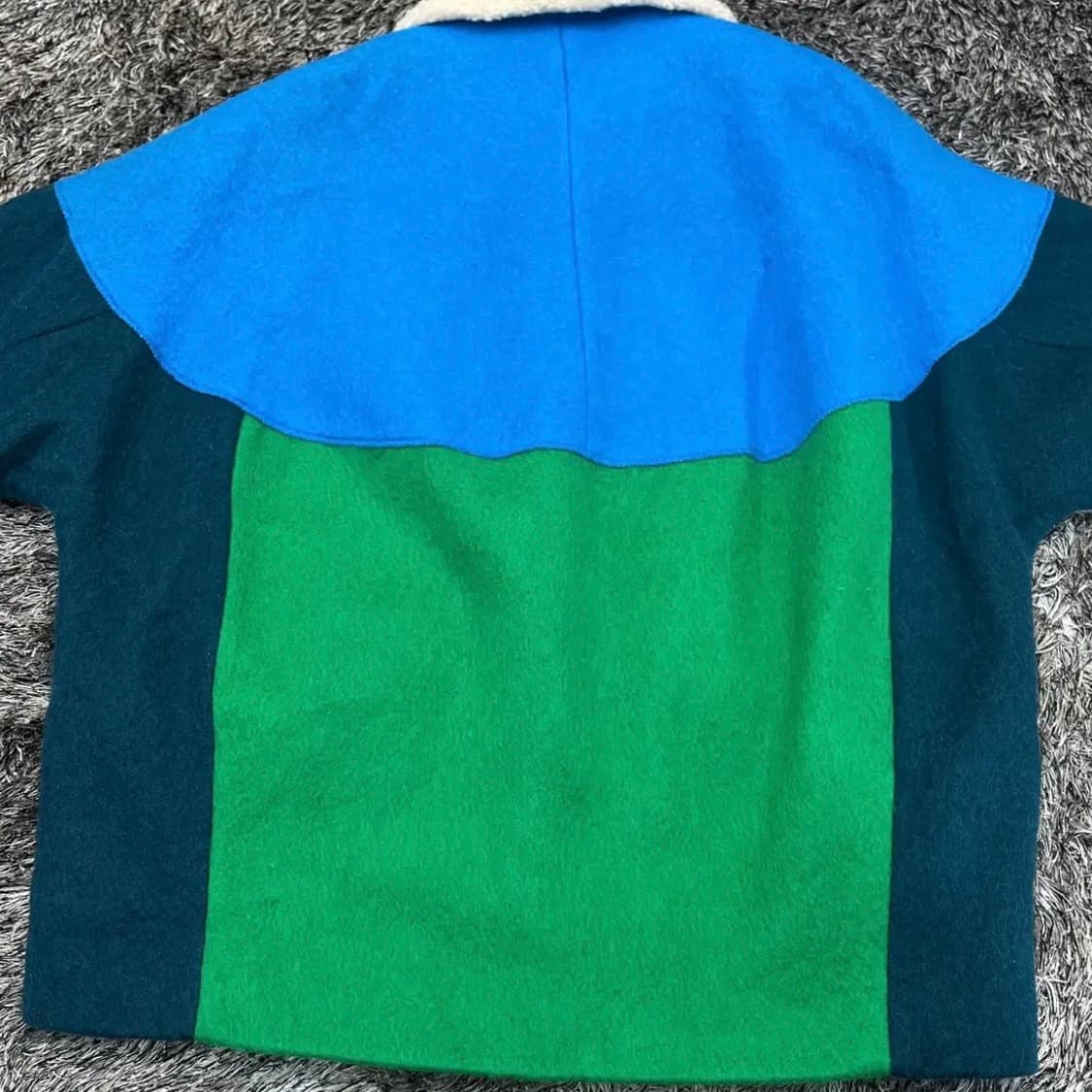 베네통 컬러블록 퍼카라 울 코트 85 (42) 상품이미지4