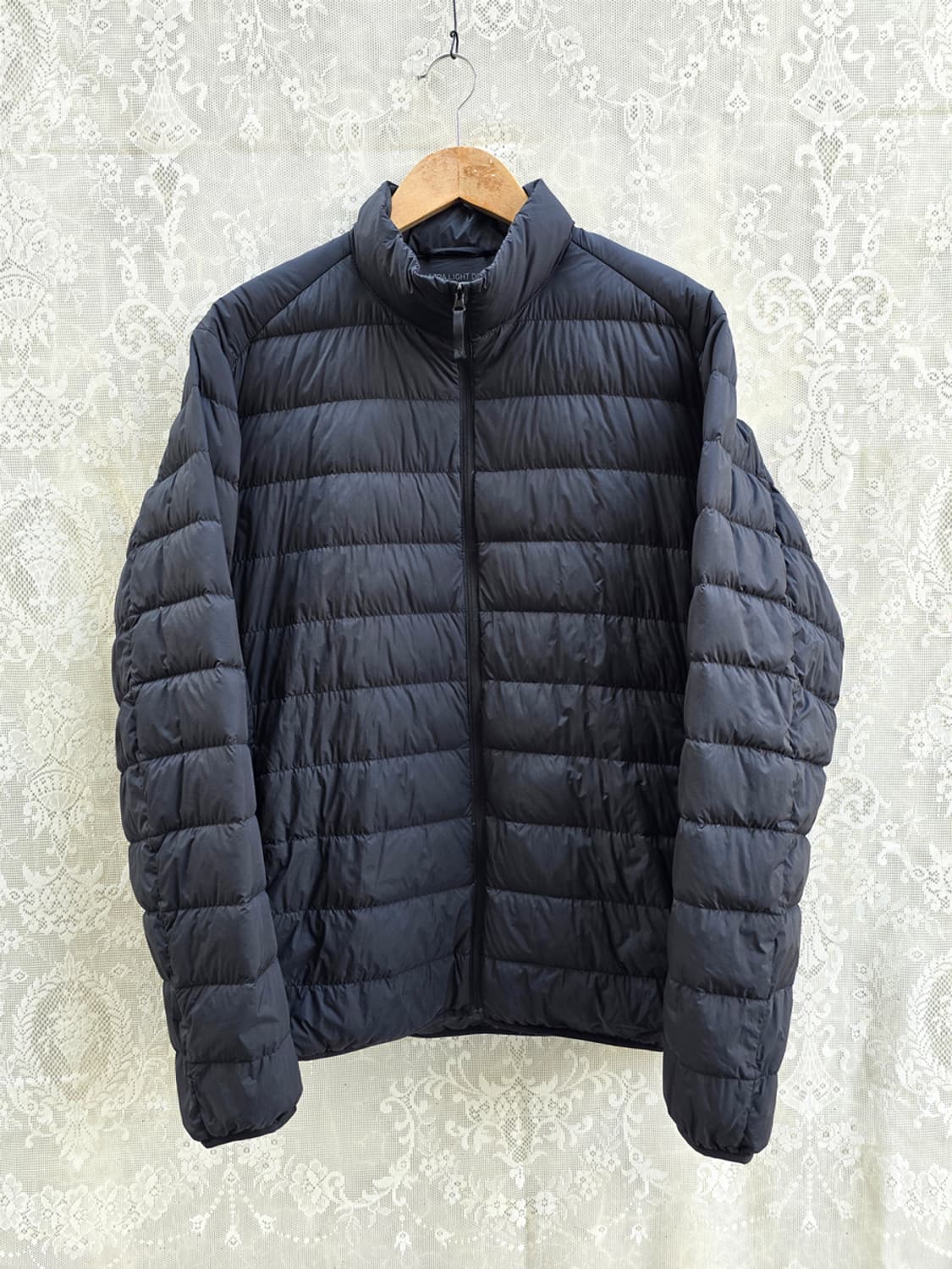 유니클로 고프코어 경량패딩 상품이미지1