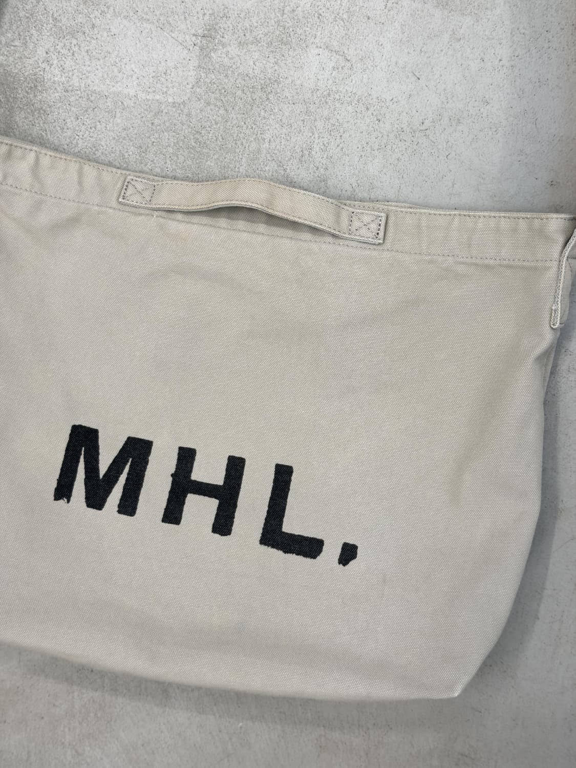마가렛호웰 메신저백 상품이미지2