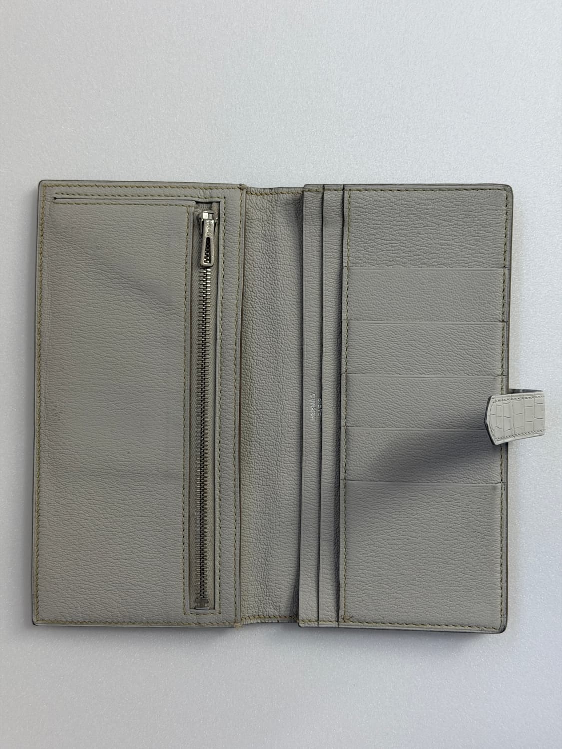 새상품급 에르메스 와니 베안 장지갑 화이트 상품이미지4