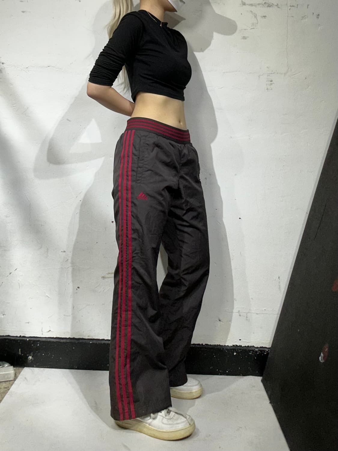 아디다스 브라운 트랙 부츠컷 와이드 레드 삼선 트레이닝 팬츠 S 상품이미지1