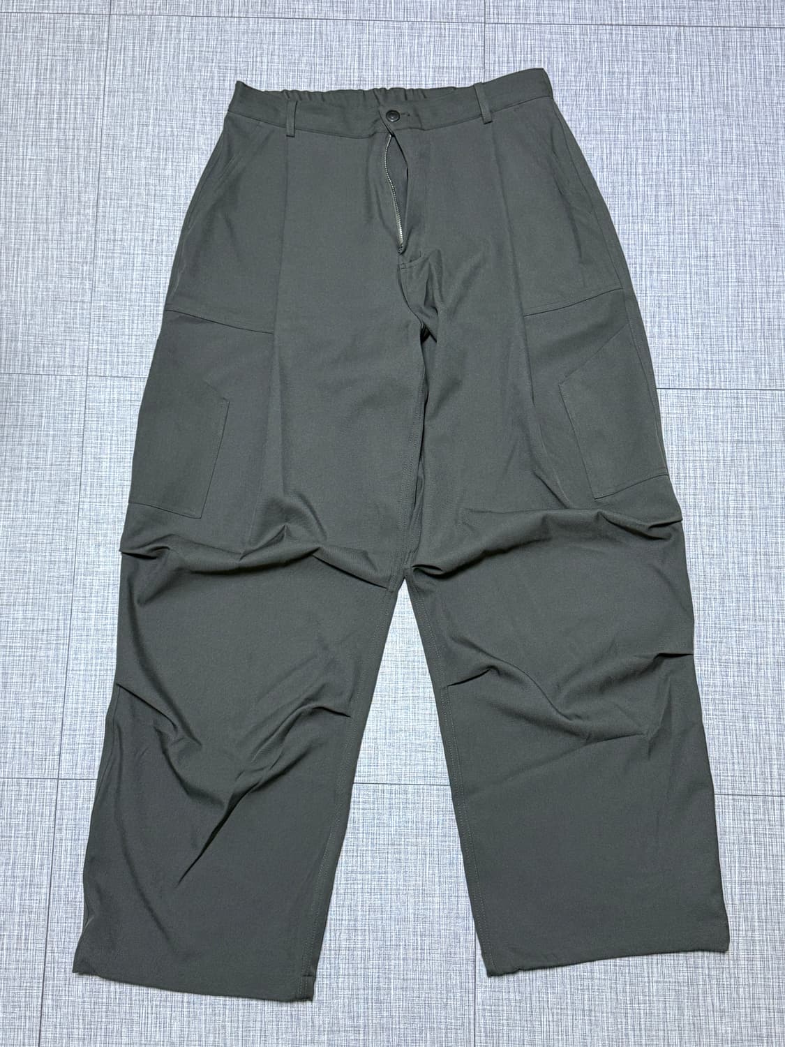 비긴202 One Tuck Wide Baker Pants 올리브 3사이즈 상품이미지2