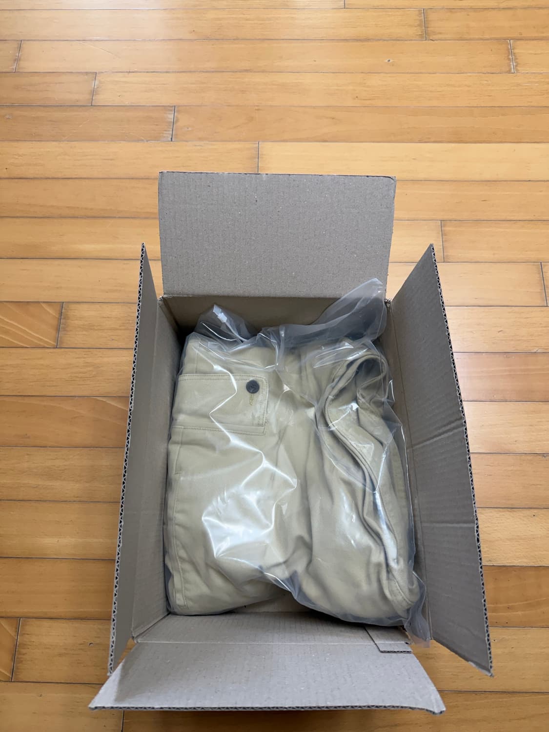 루저스클럽 멀티 카고포켓 와이드팬츠 팝니다(베이지, M사이즈) 상품이미지4