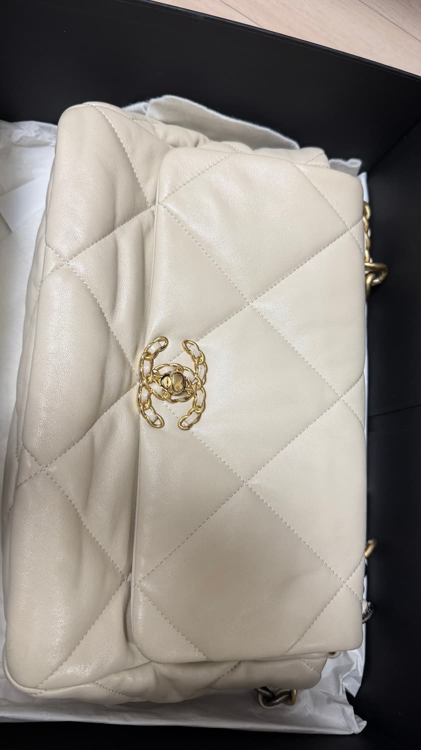 샤넬19 플랩백 상품이미지2