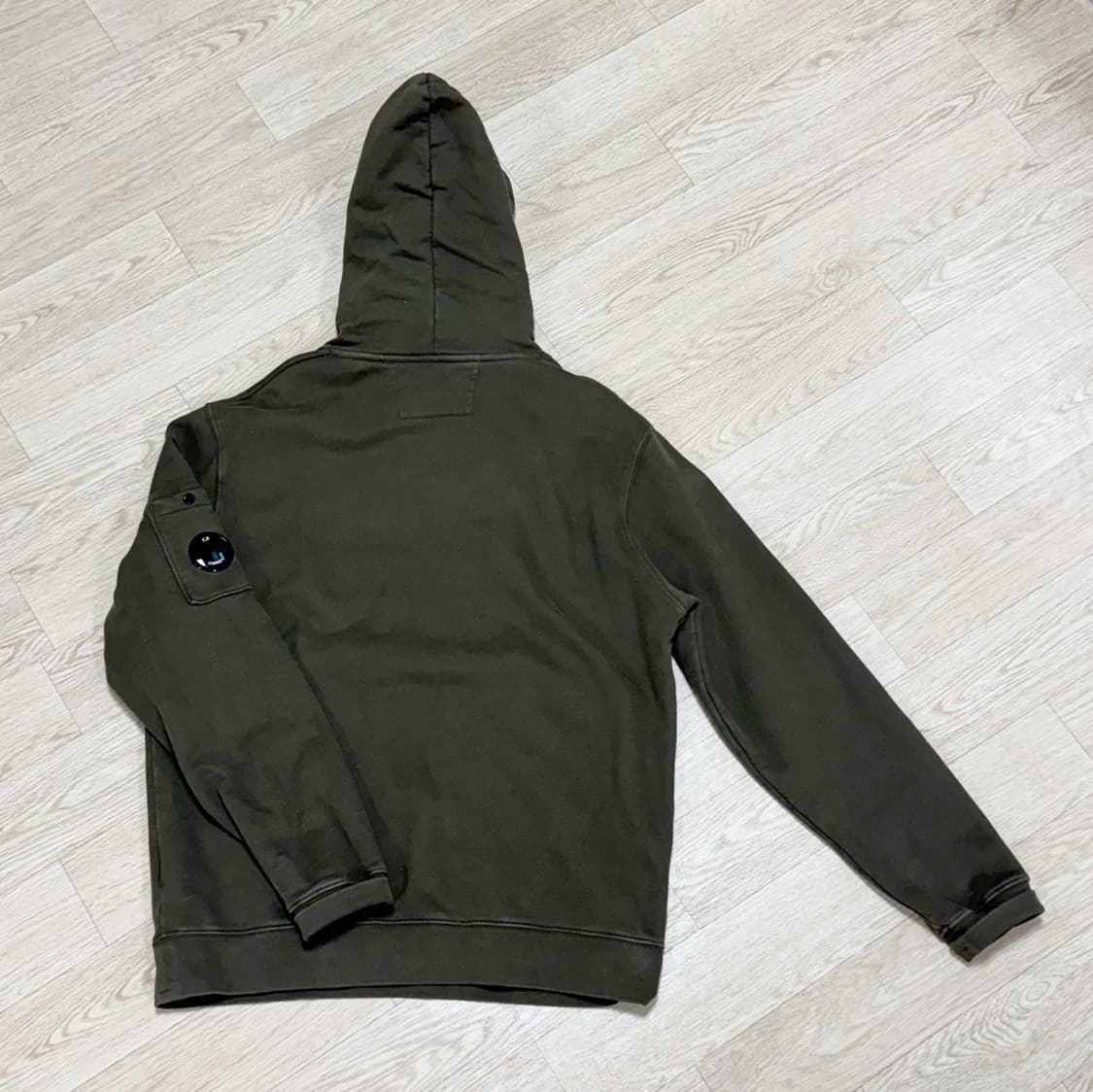 CP 컴퍼니 렌즈 융 카키 후드티 M 상품이미지2