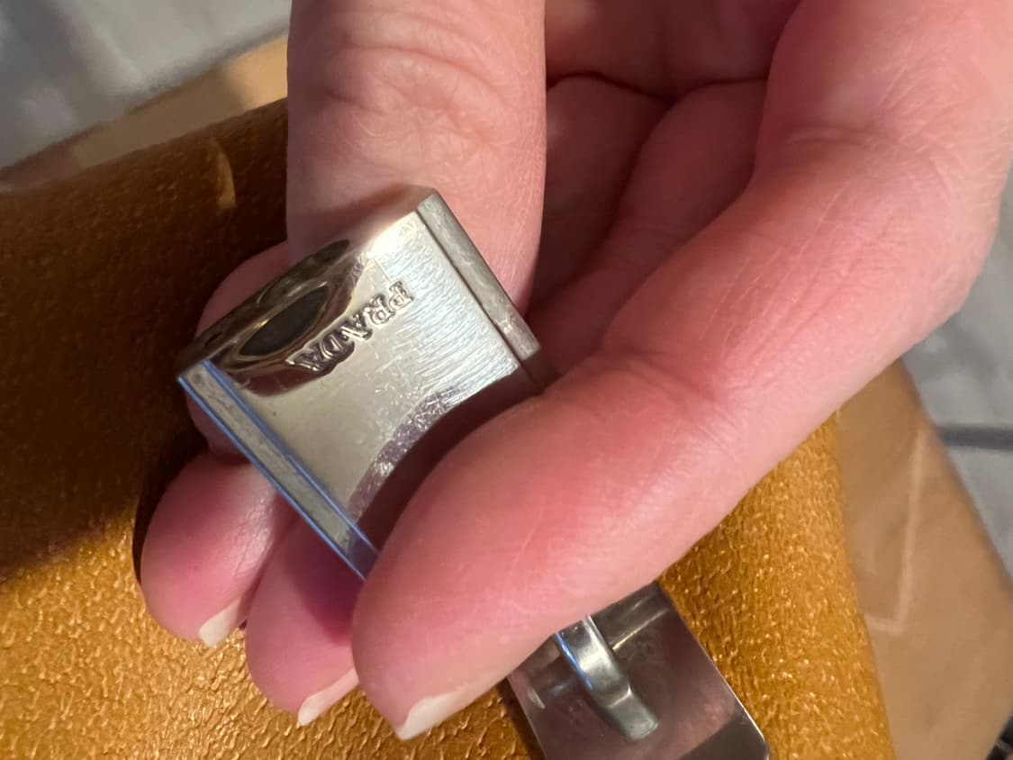 프라다 컨버스 카프 레더 숄더백 상품이미지6