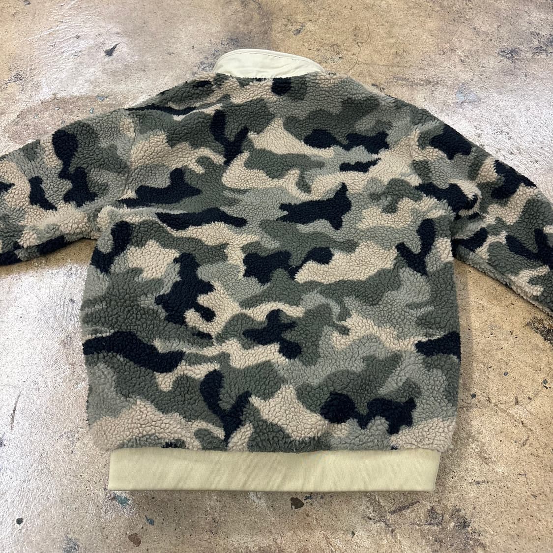 아디다스 카모 밀리터리 양면 리버시블 베이지 카키 후리스 점퍼 상품이미지4