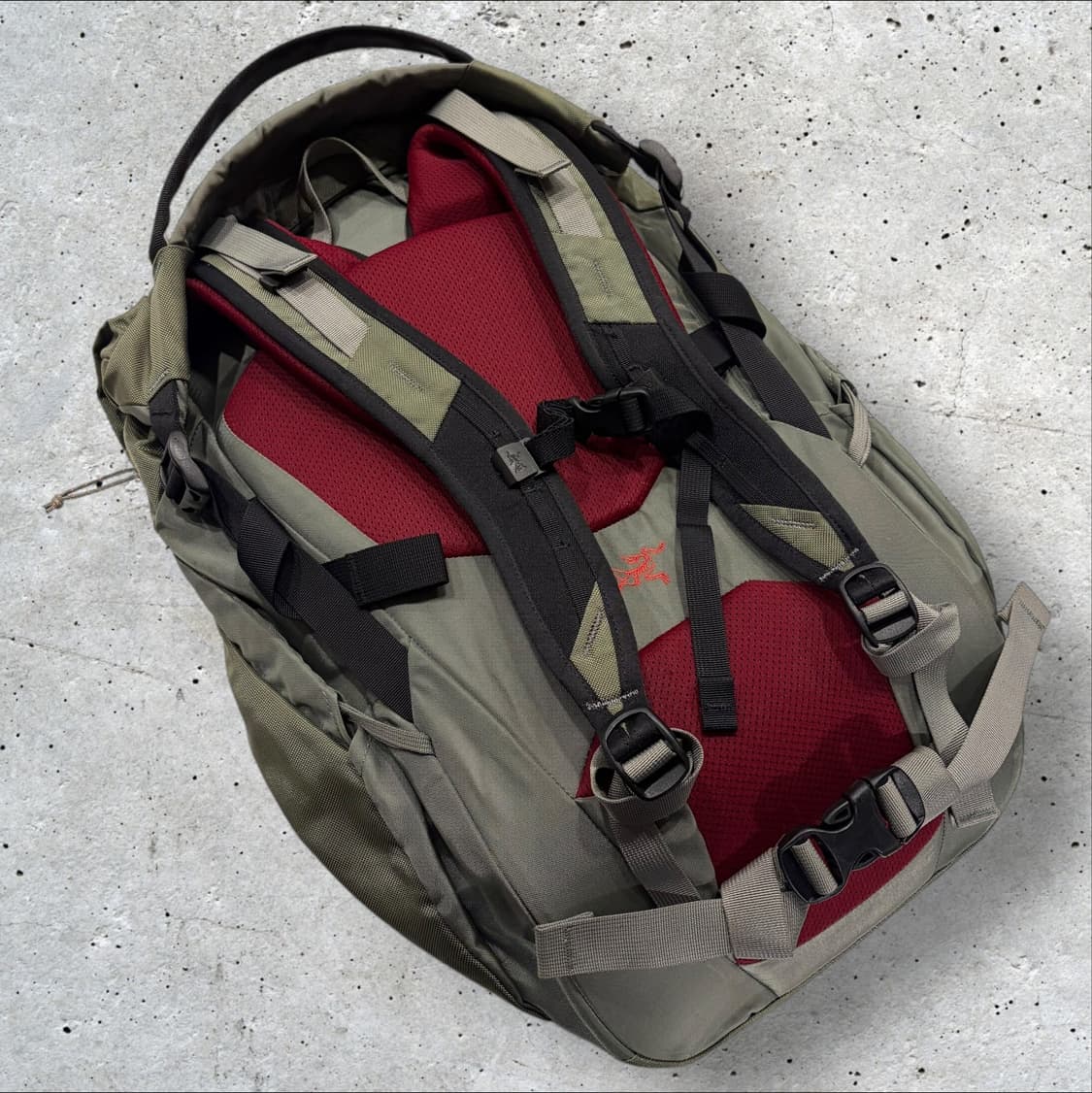 아크테릭스 스피어 25 백팩 카키 상품이미지2