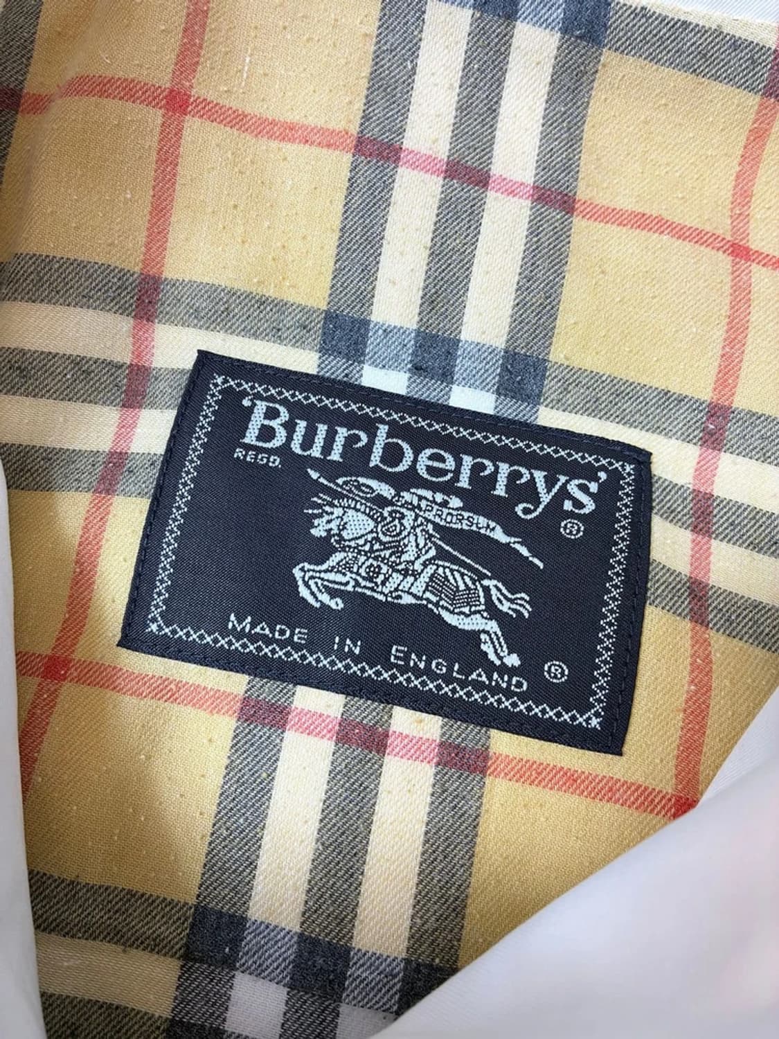 버버리 90's 백 자수로고 트렌치 코트 PN7548 상품이미지9