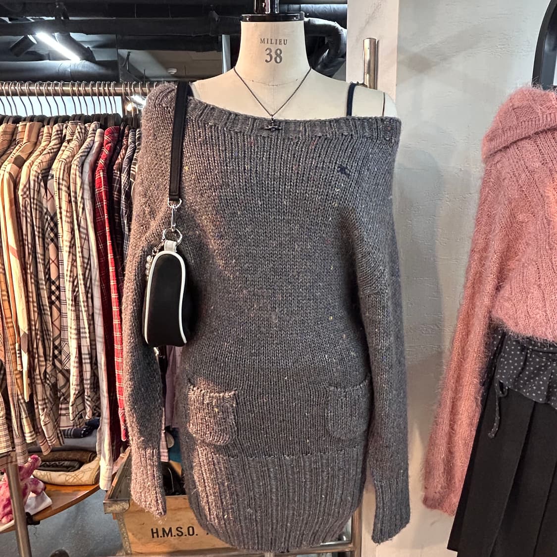 Burberry Grey Off-Shoulder Knit Dress 상품이미지3