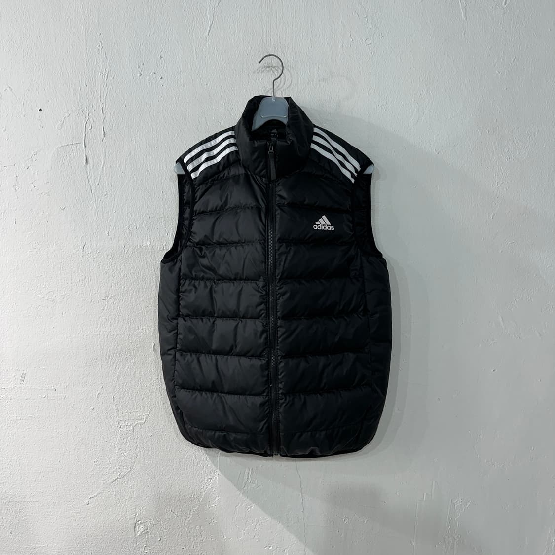 아디다스 ESS 패딩조끼 L 상품이미지1