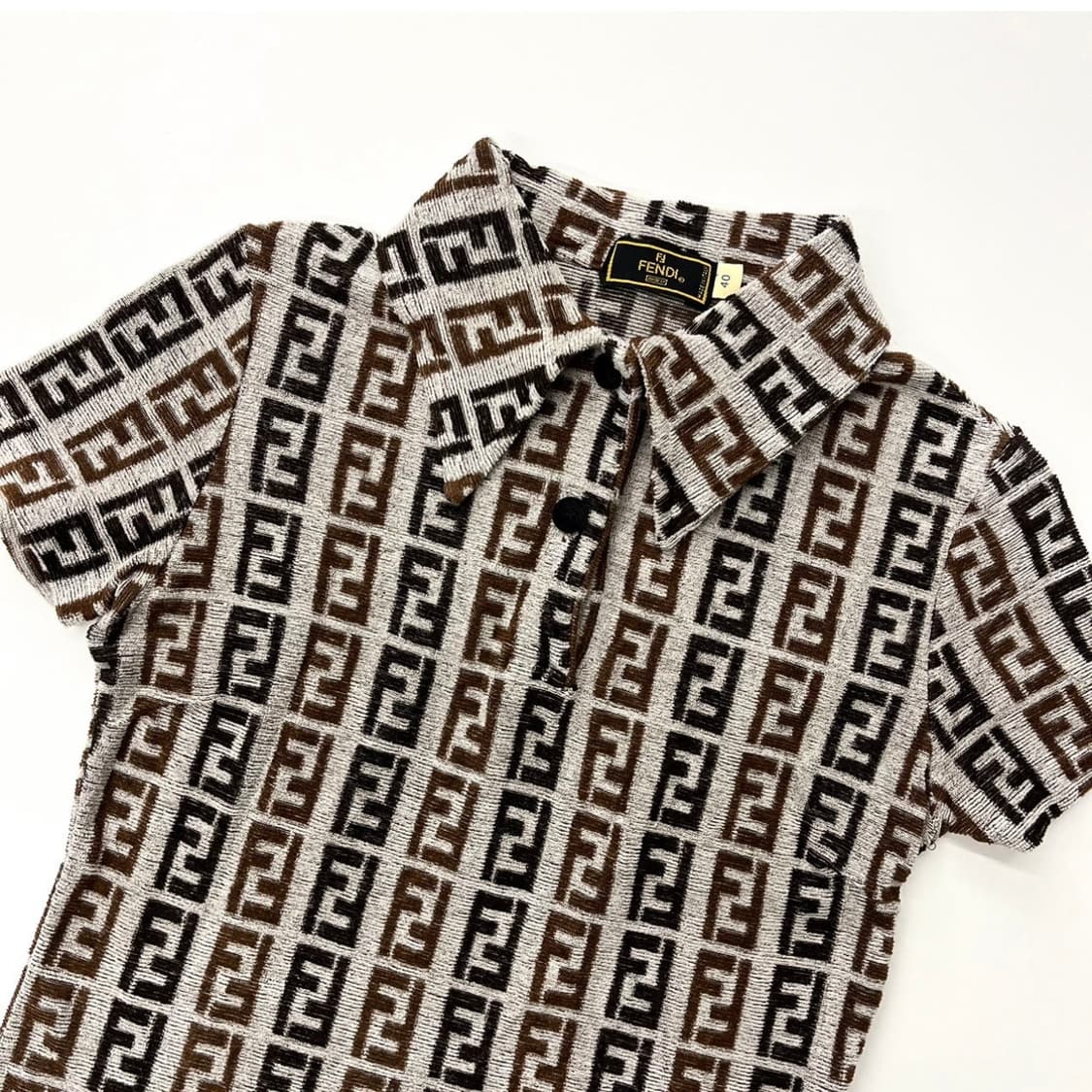 FENDI 펜디 90‘s 주카 패턴 카라 반팔티 상품이미지2