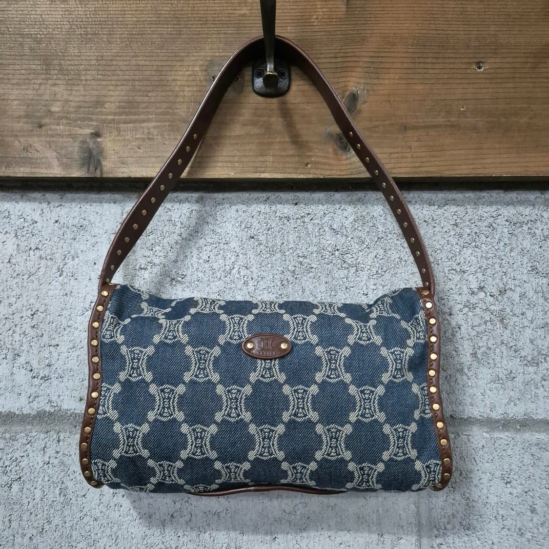 셀린느 트리오페 마카담 데님 숄더백 상품이미지4