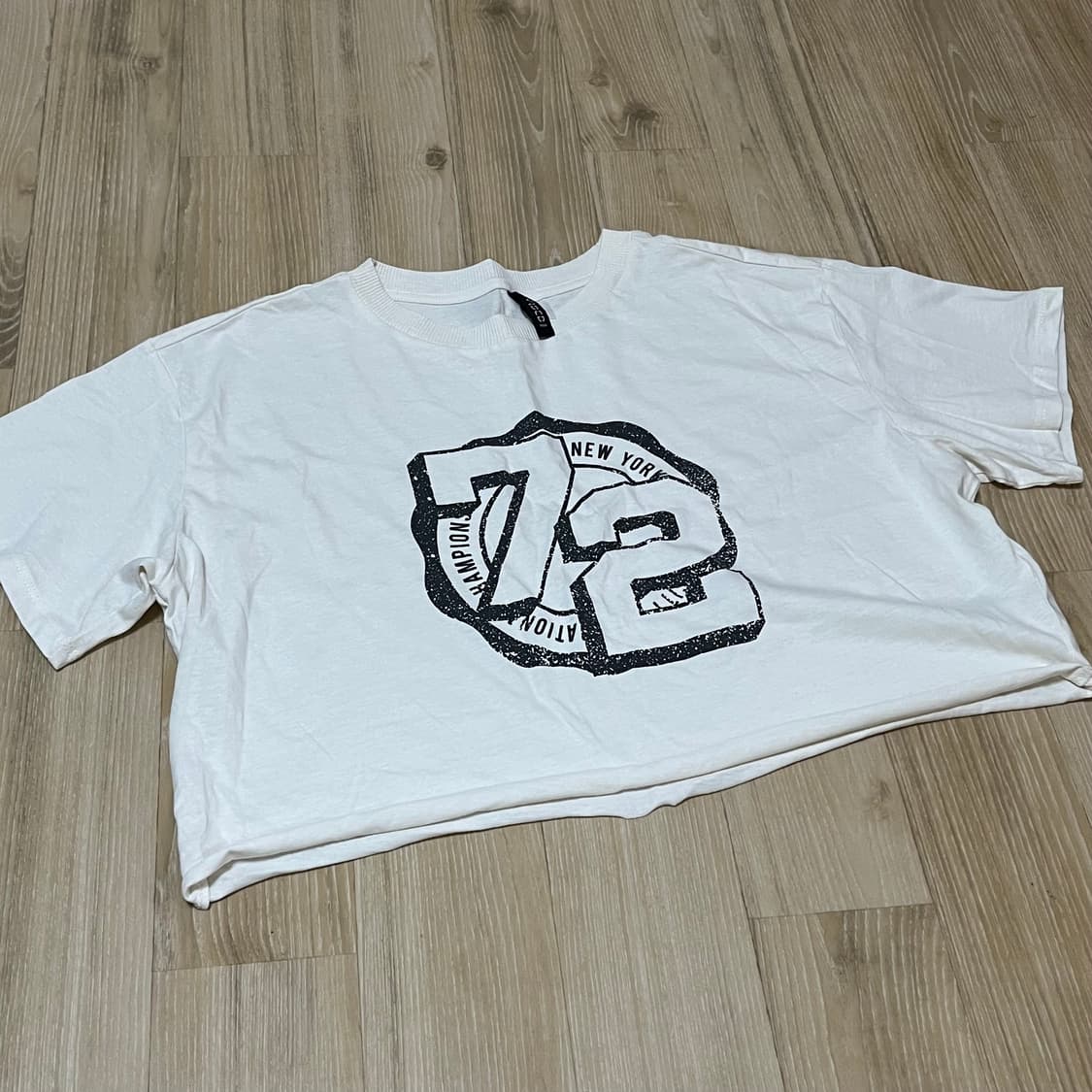 H&M White Graphic Crop T 상품이미지1