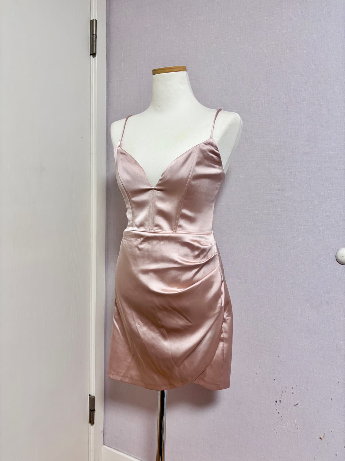 (착샷O) 자라 누드핑크 새틴 슬리브리스 미니 원피스 상품이미지1