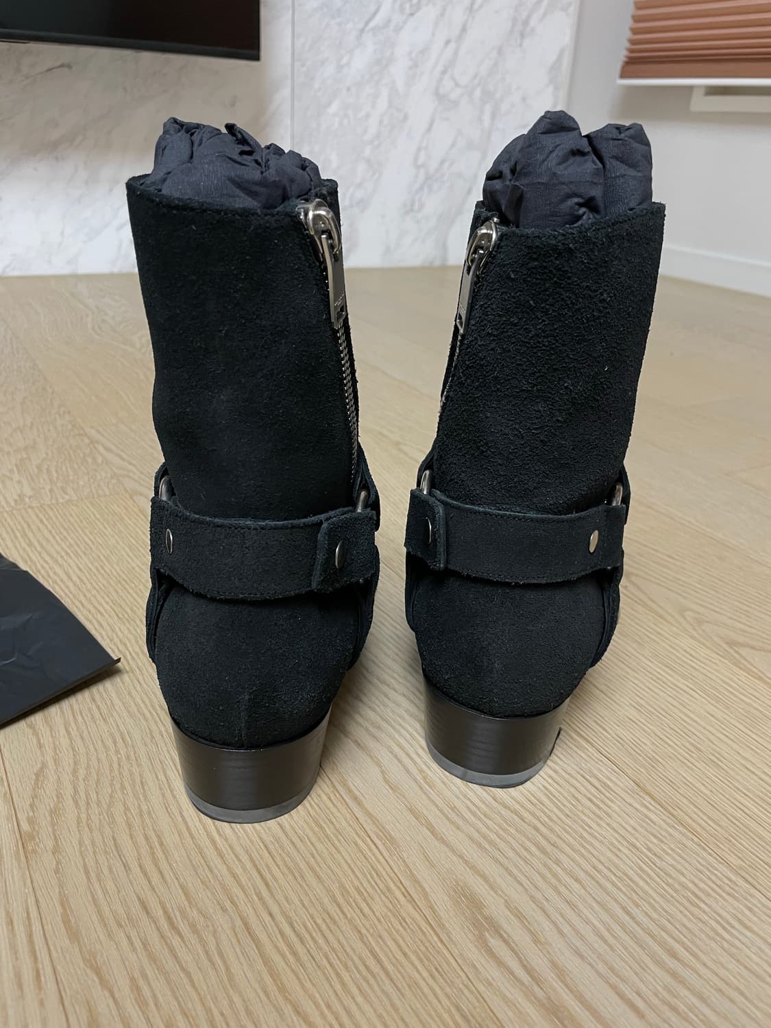 생로랑 13fw 하네스 스웨이드 부츠 42사이즈 팝니다 상품이미지5