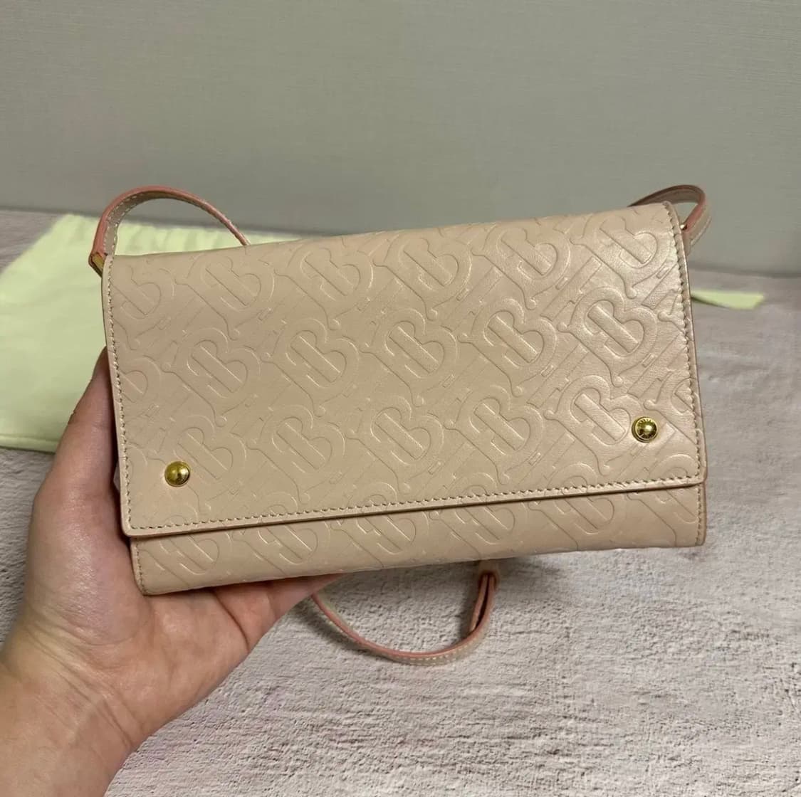 [풀구성] 버버리 TB 모노그램 레더 월렛 크로스백 핑크 상품이미지1