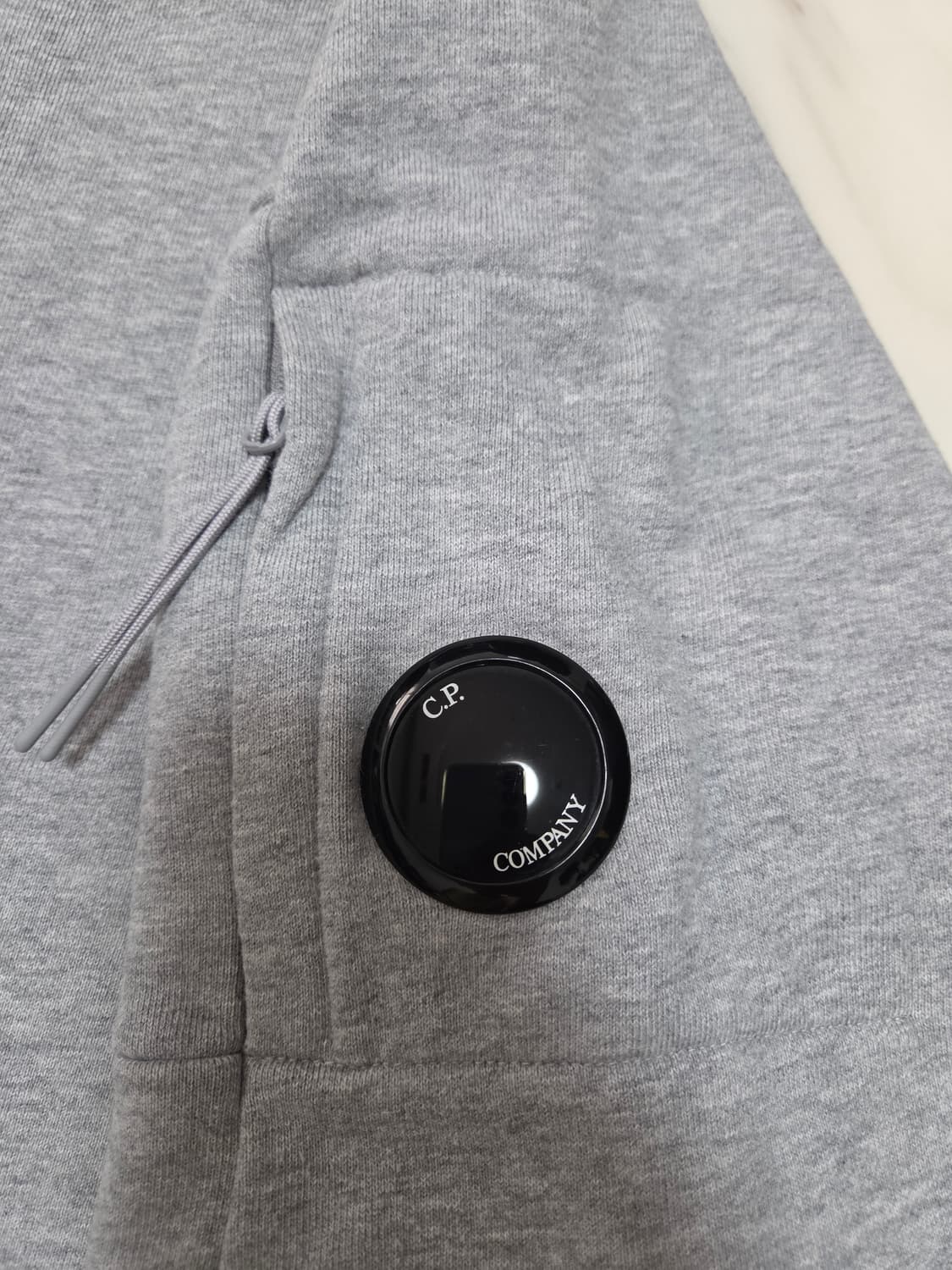 씨피컴퍼니 지퍼 포켓 플리스 맨투맨 상품이미지7