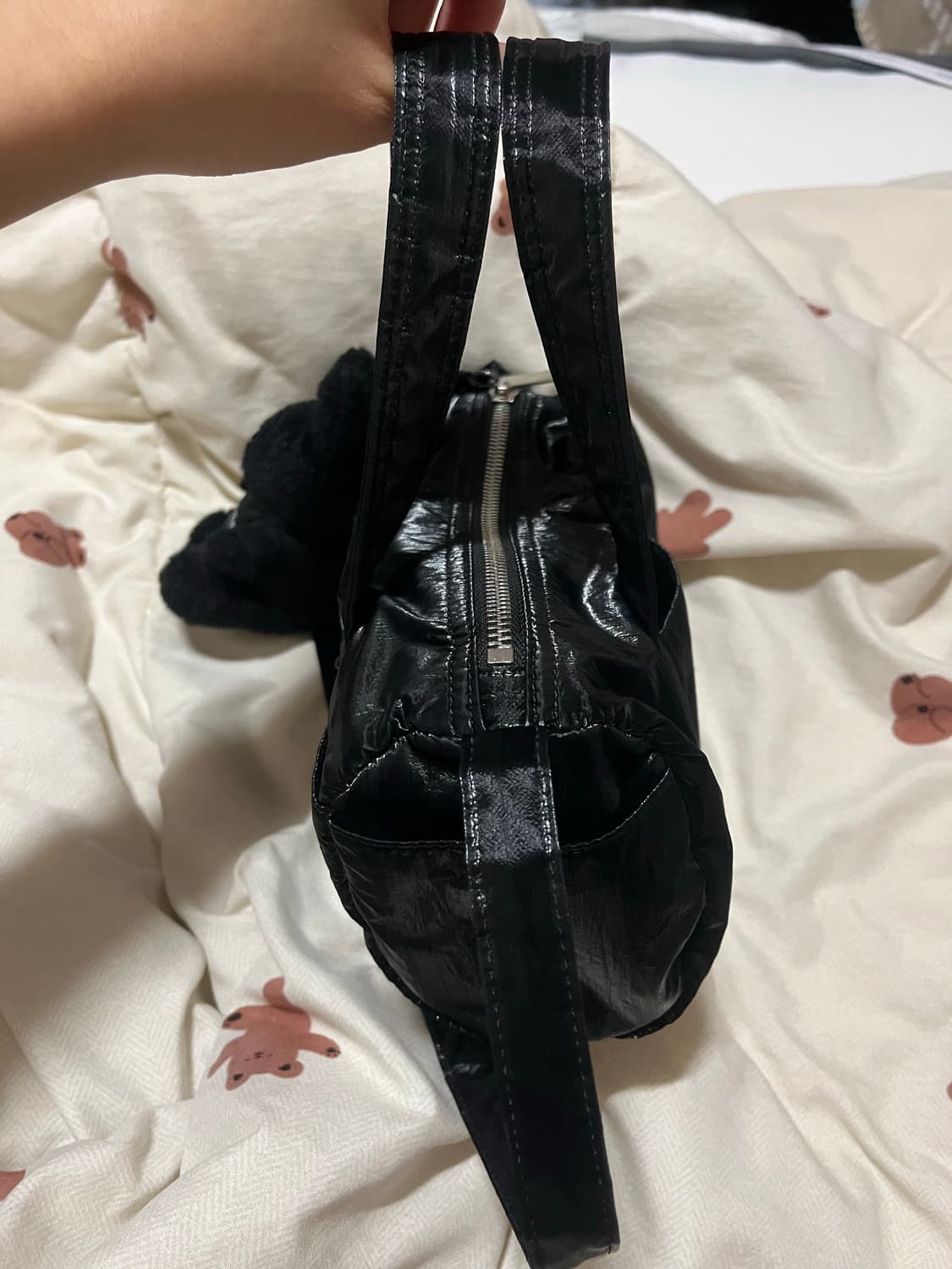 마뗑킴 글로시 로고 스포티 미니 더플백 (블랙) + 토끼키링포함  상품이미지2