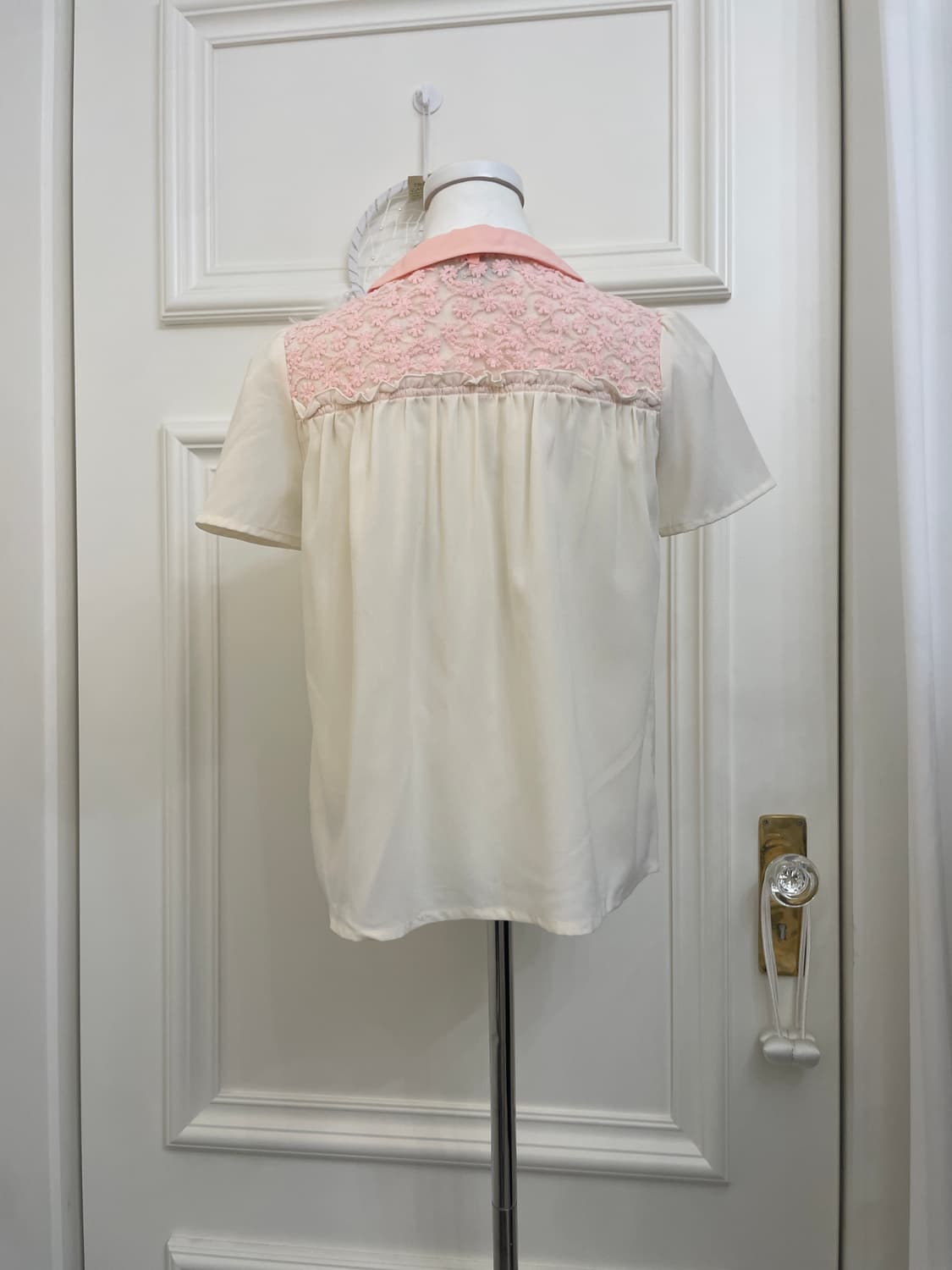coral lace point cute blouse(size-M) 상품이미지3
