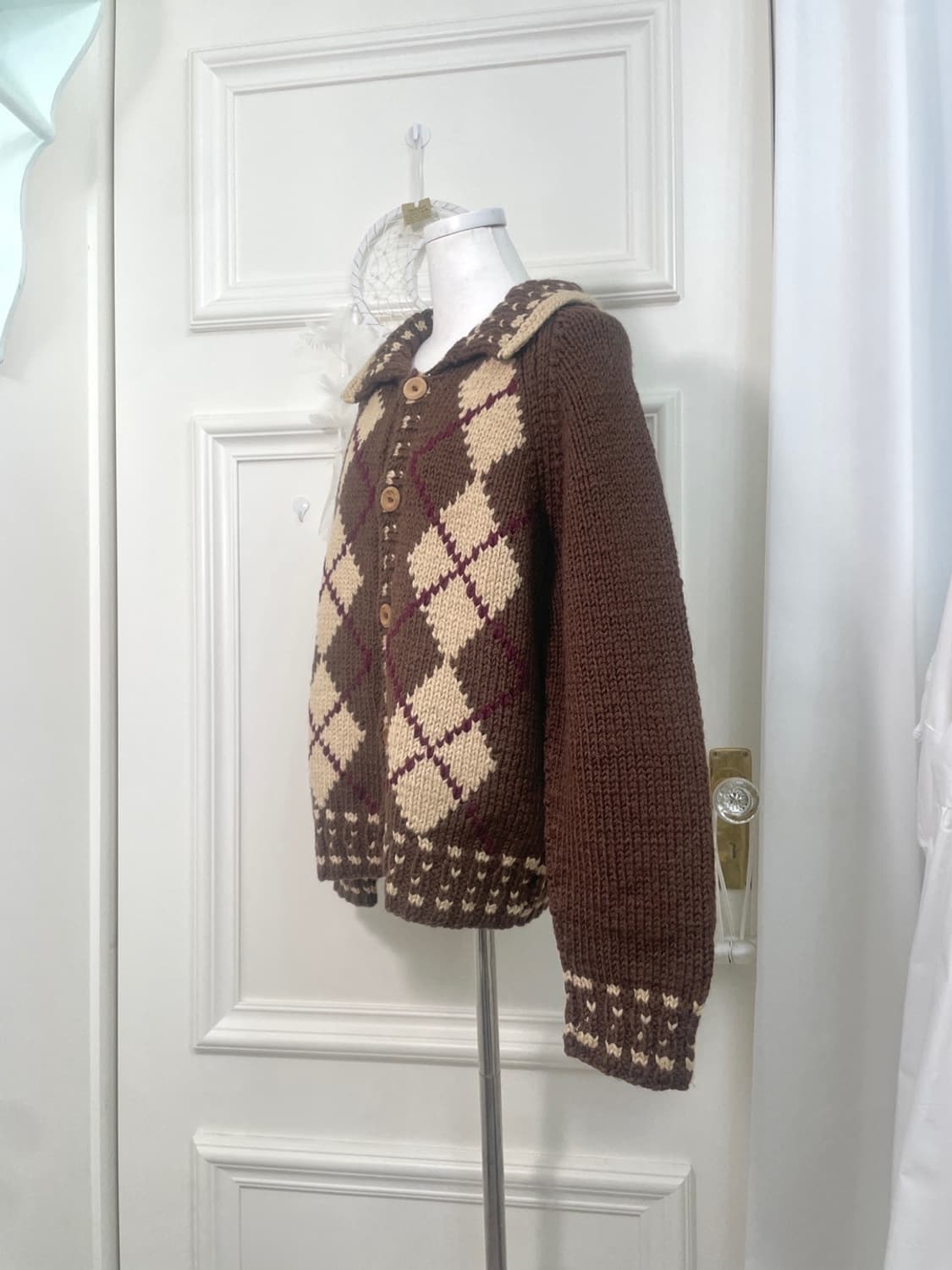 brown beige check wood button collar car 상품이미지2