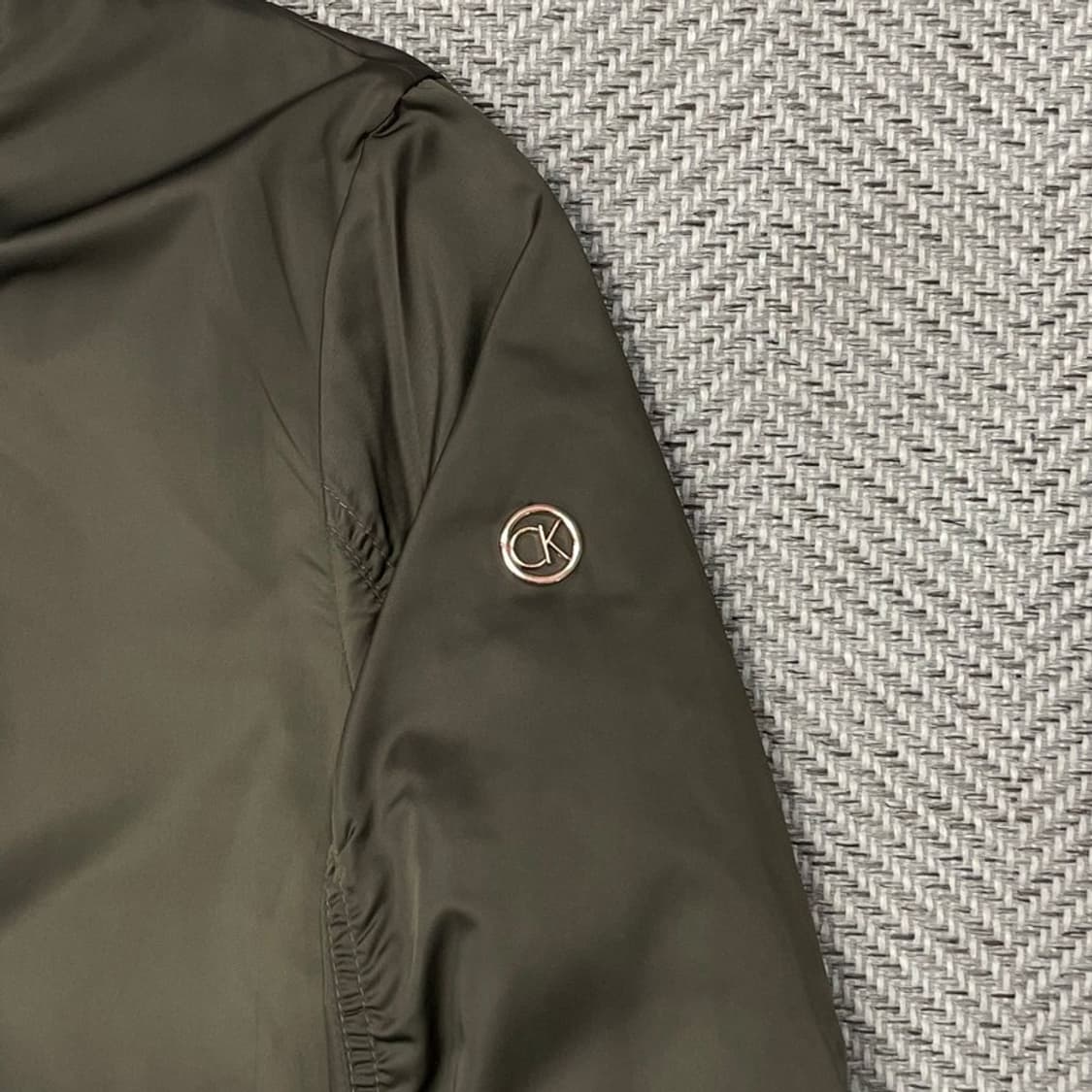 캘빈클라인 금장 로고 바시티 점퍼 v0089 상품이미지4