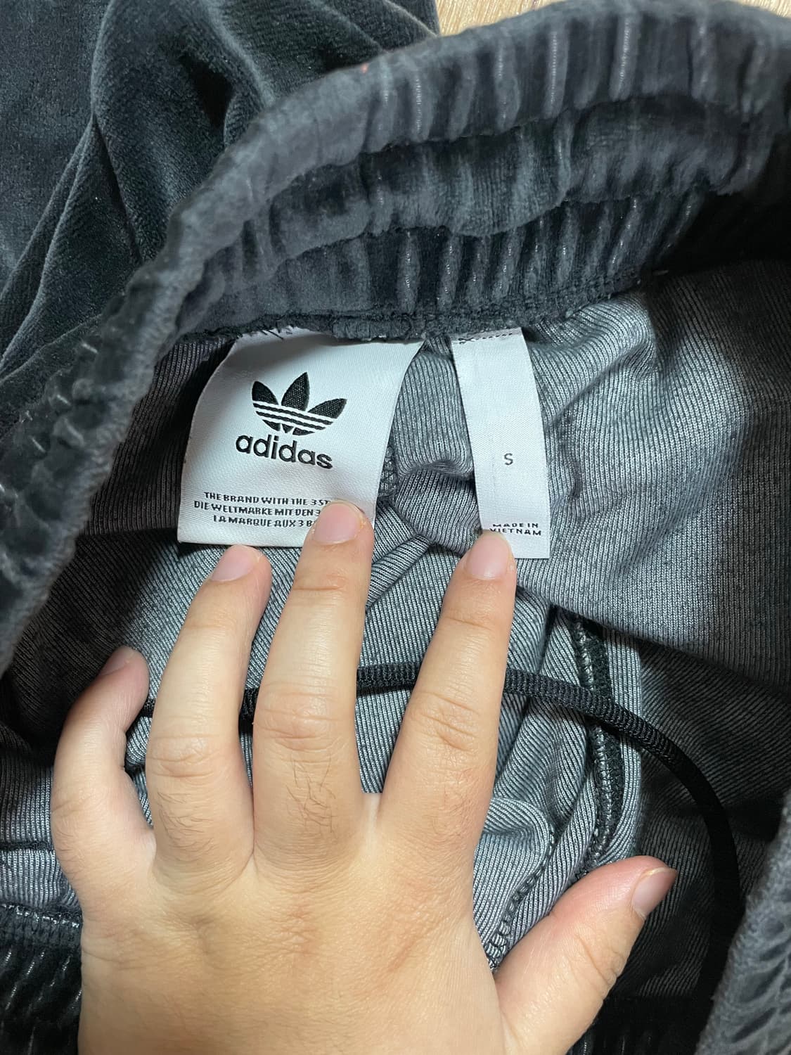 아디다스 벨벳 블랙 트랙팬츠 바지 트레이닝 상품이미지3