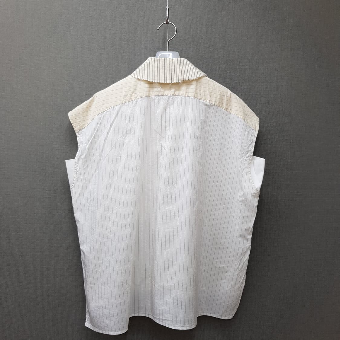 바레나베네치아 스트라이프 슬리브리스 러플 블라우스 40사이즈 상품이미지5