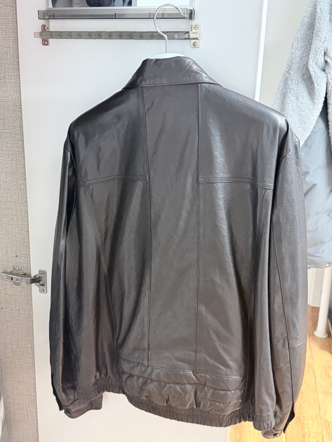 해칭룸 스티치 볼륨 레더 자켓 램스킨 블랙 3사이즈 상품이미지7