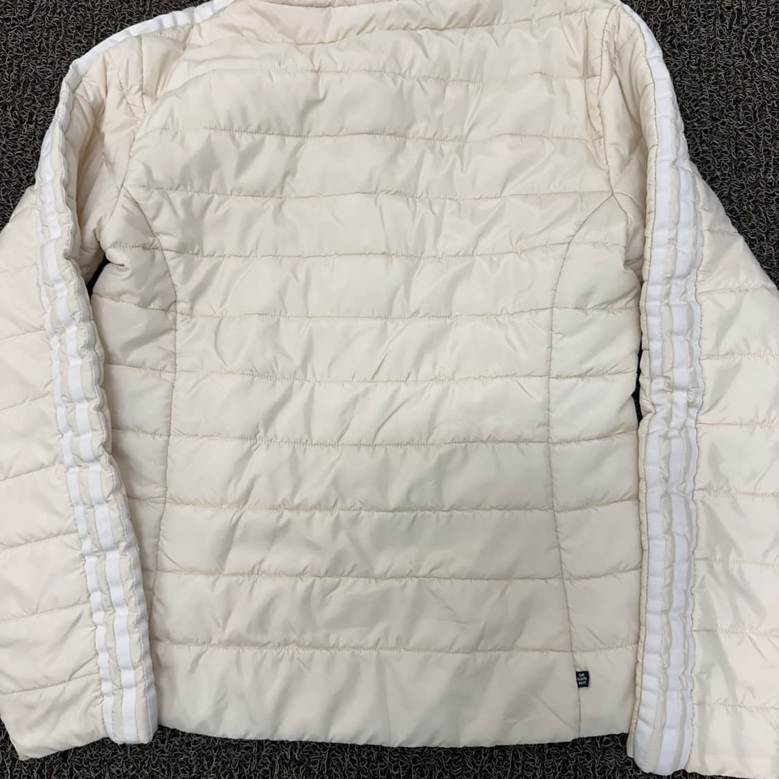아디다스 여성 패딩 점퍼 아이보리 M 상품이미지8