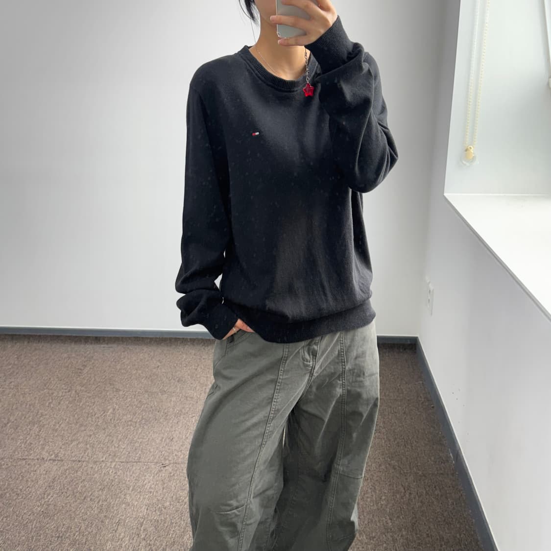 Tommy Hilfiger 타미힐피거 스몰로고 블랙 니트 상품이미지2