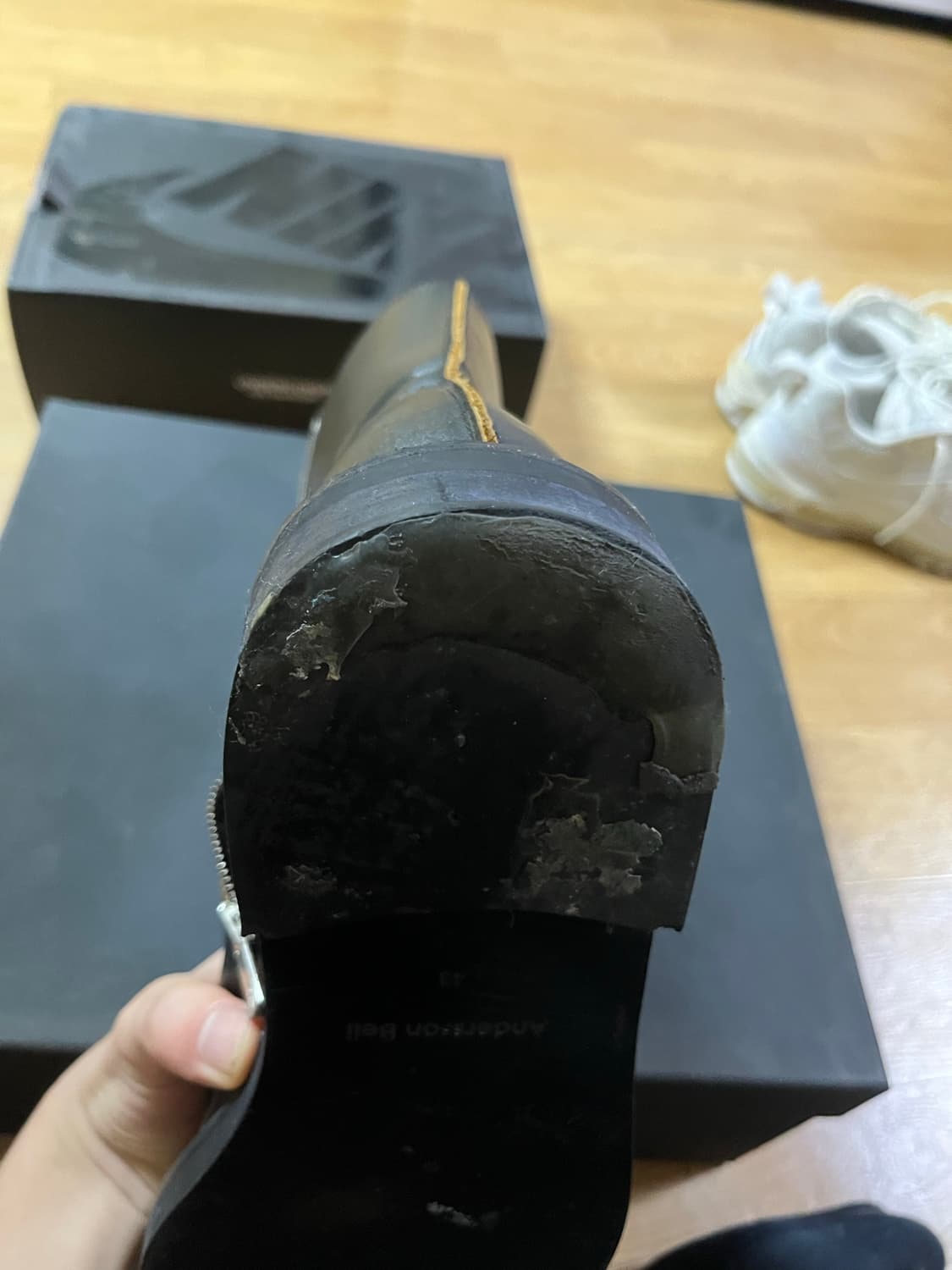 앤더슨벨 데이엔 스퀘어토 첼시 부츠 블랙 43 상품이미지5