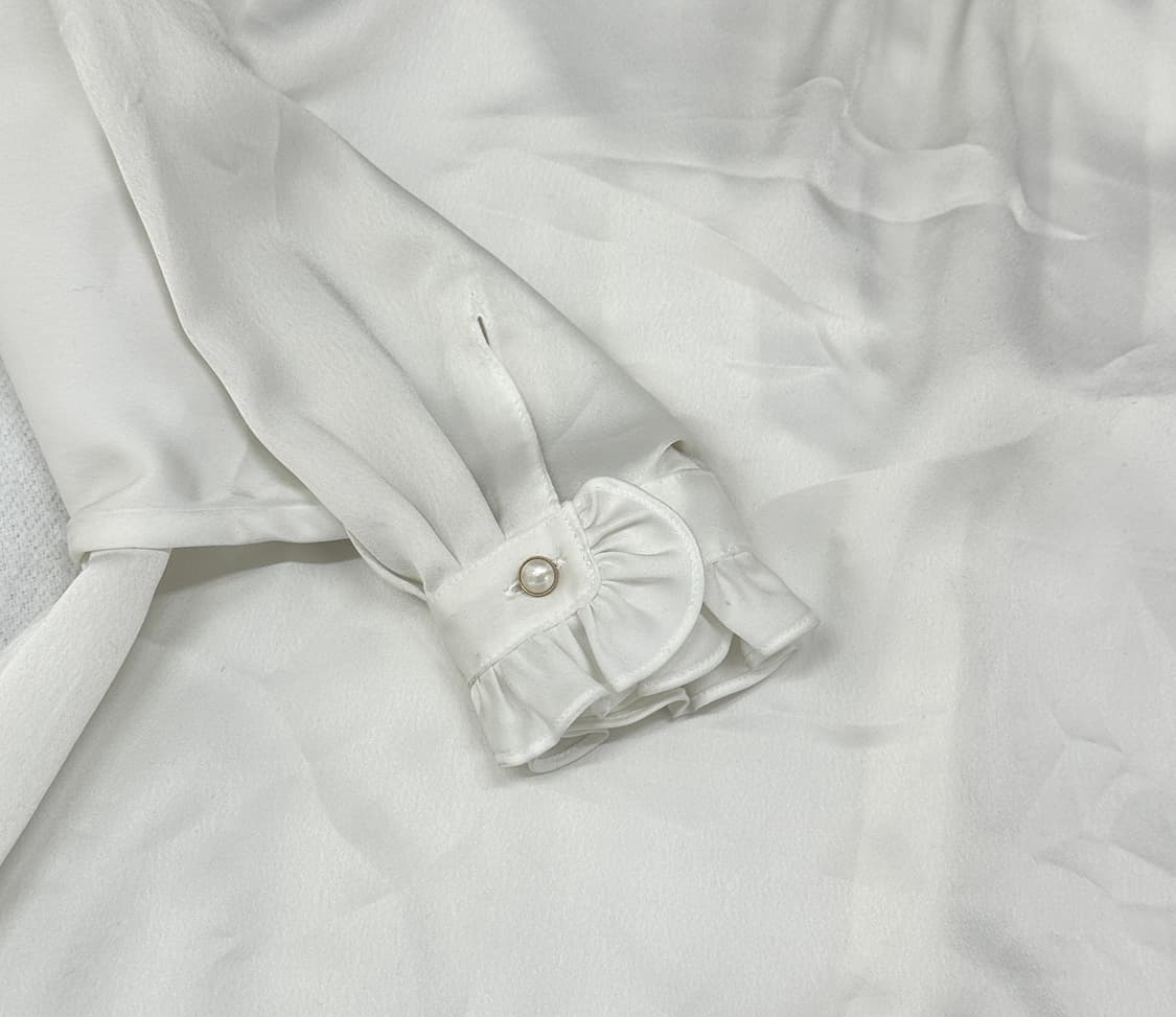 LEMONA 화이트 실크 세틴 프릴 블라우스 고스로리 지뢰계 양산형 상품이미지5