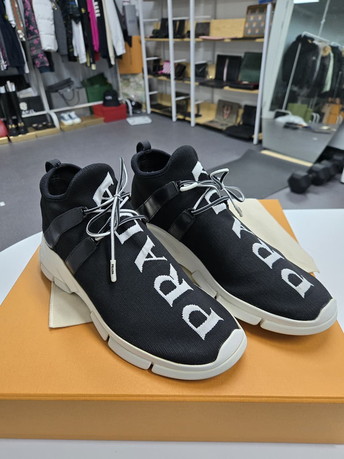 [A급컨디션]프라다 니트 스니커즈 상품이미지1