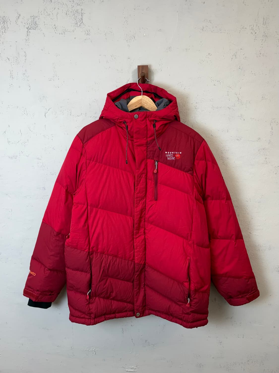 마운틴하드웨어 구스다운 패딩 레드 상품이미지1