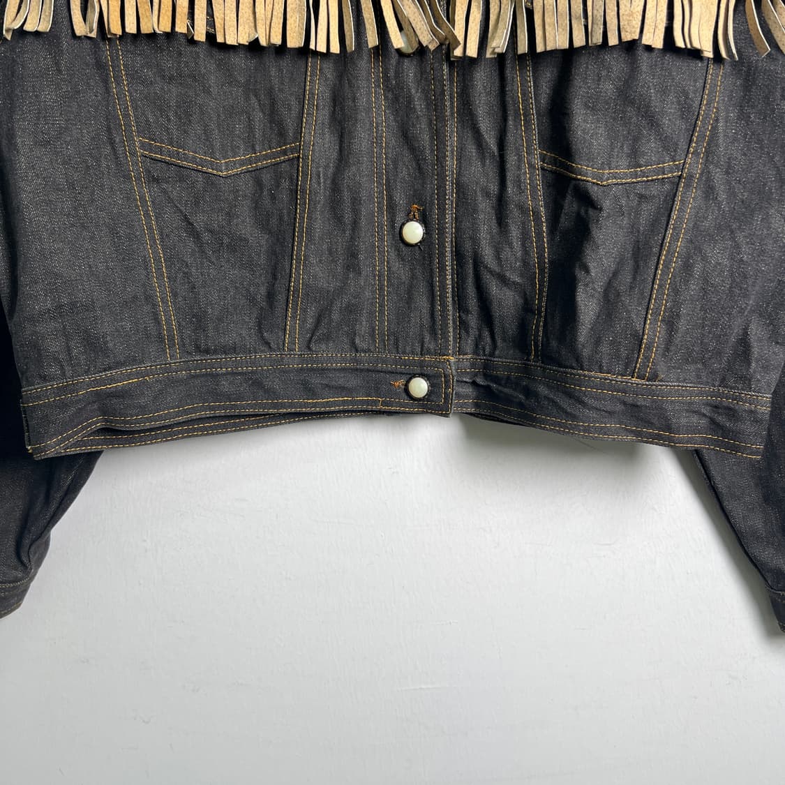 Ann 빈티지 프린지 자수 흑청 데님 크롭 자켓  상품이미지5