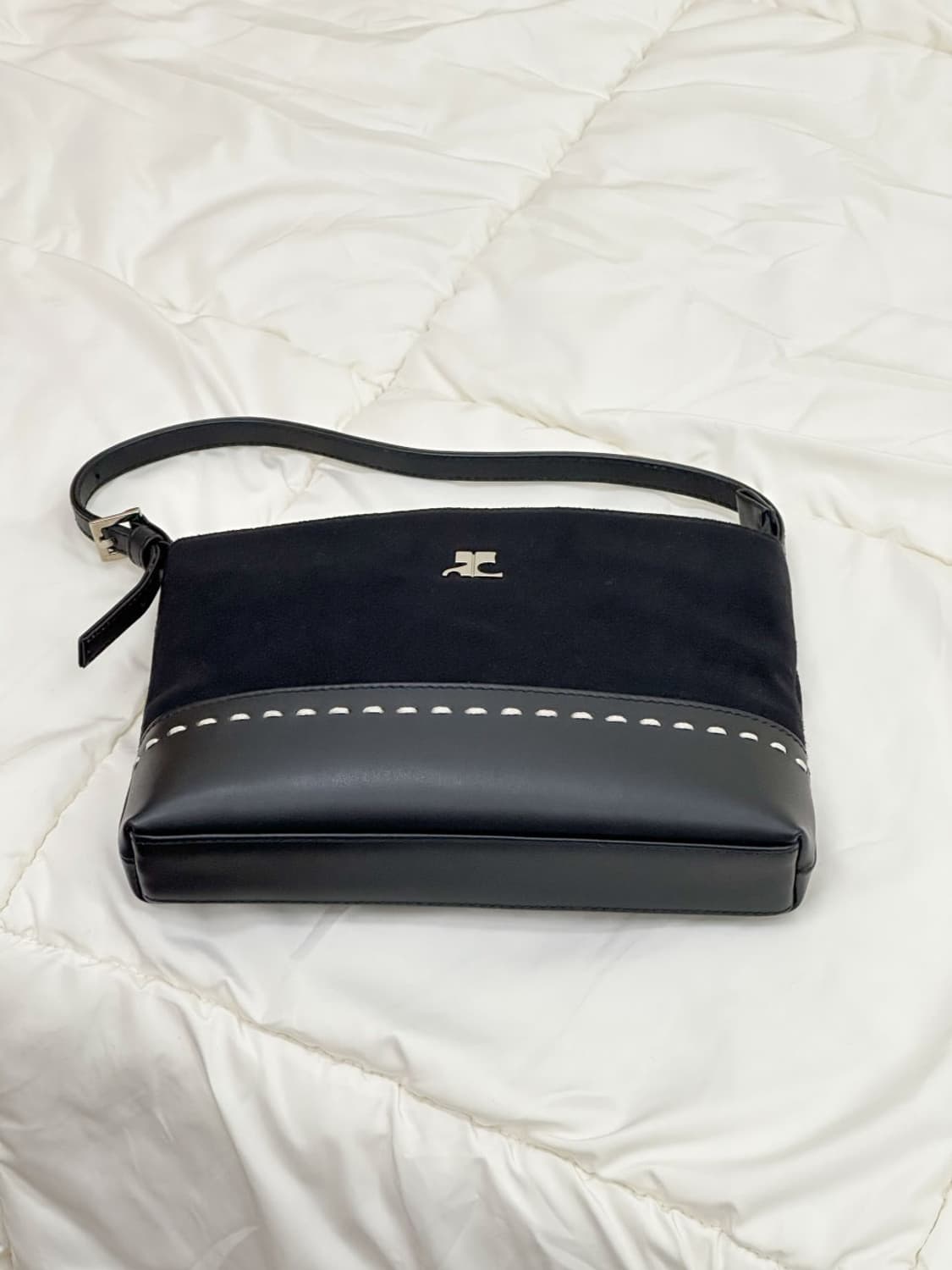 courreges / 꾸레쥬 블랙 스웨이드 미니 숄더백  상품이미지3