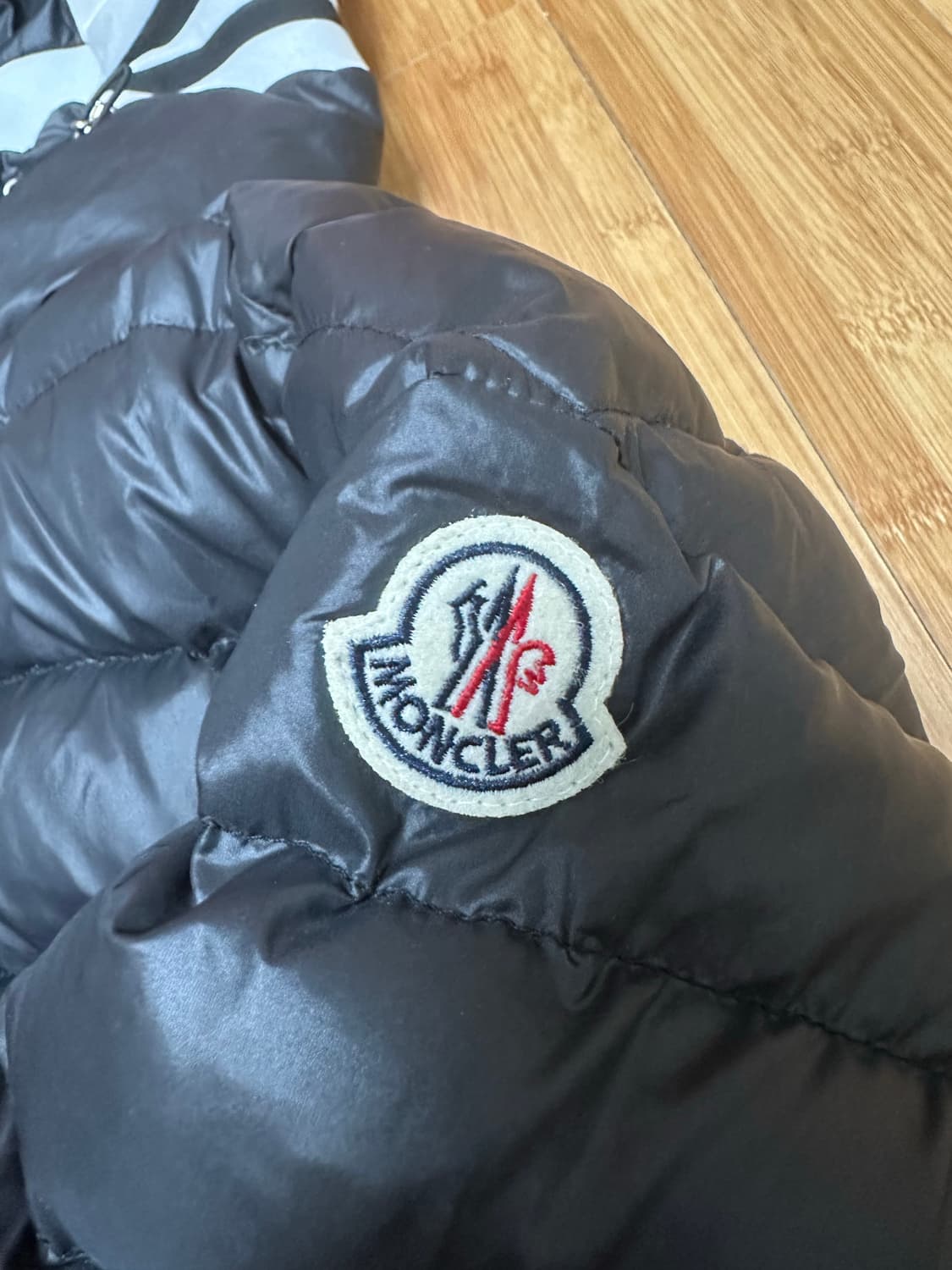 몽클레어 후드패딩 상품이미지2