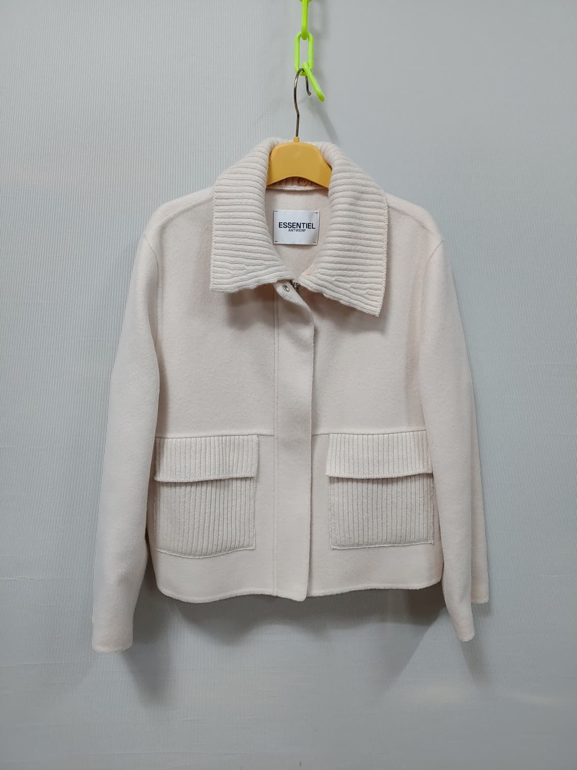 에센셜 앤트워프 크롭 자켓 아이보리 여성 66 상품이미지1