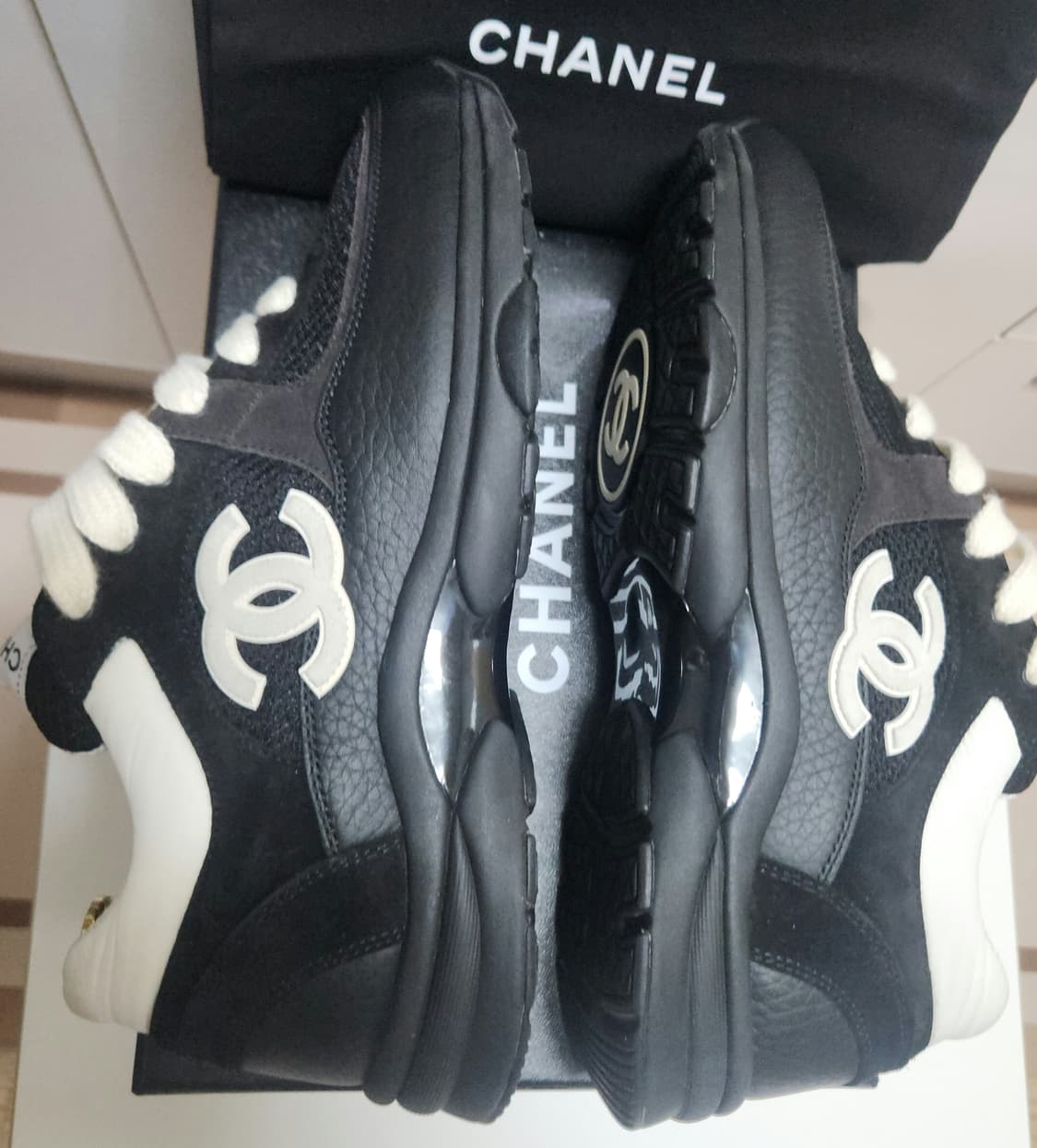 [정품] 샤넬 스니커즈 운동화 CC로고 메쉬 테니스카프스킨40(남여공용) 상품이미지3