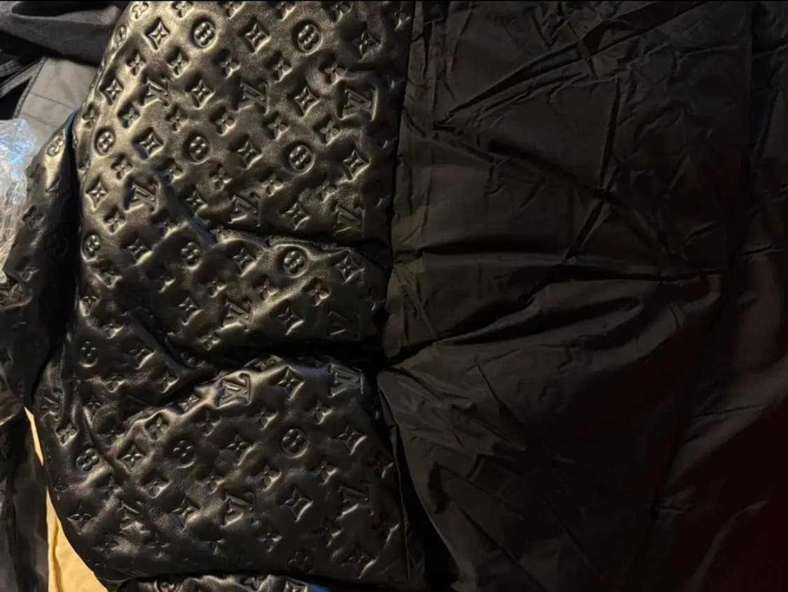 루이비통 모노그램 블랙 오버핏 패딩 점퍼 50 105~ 상품이미지3