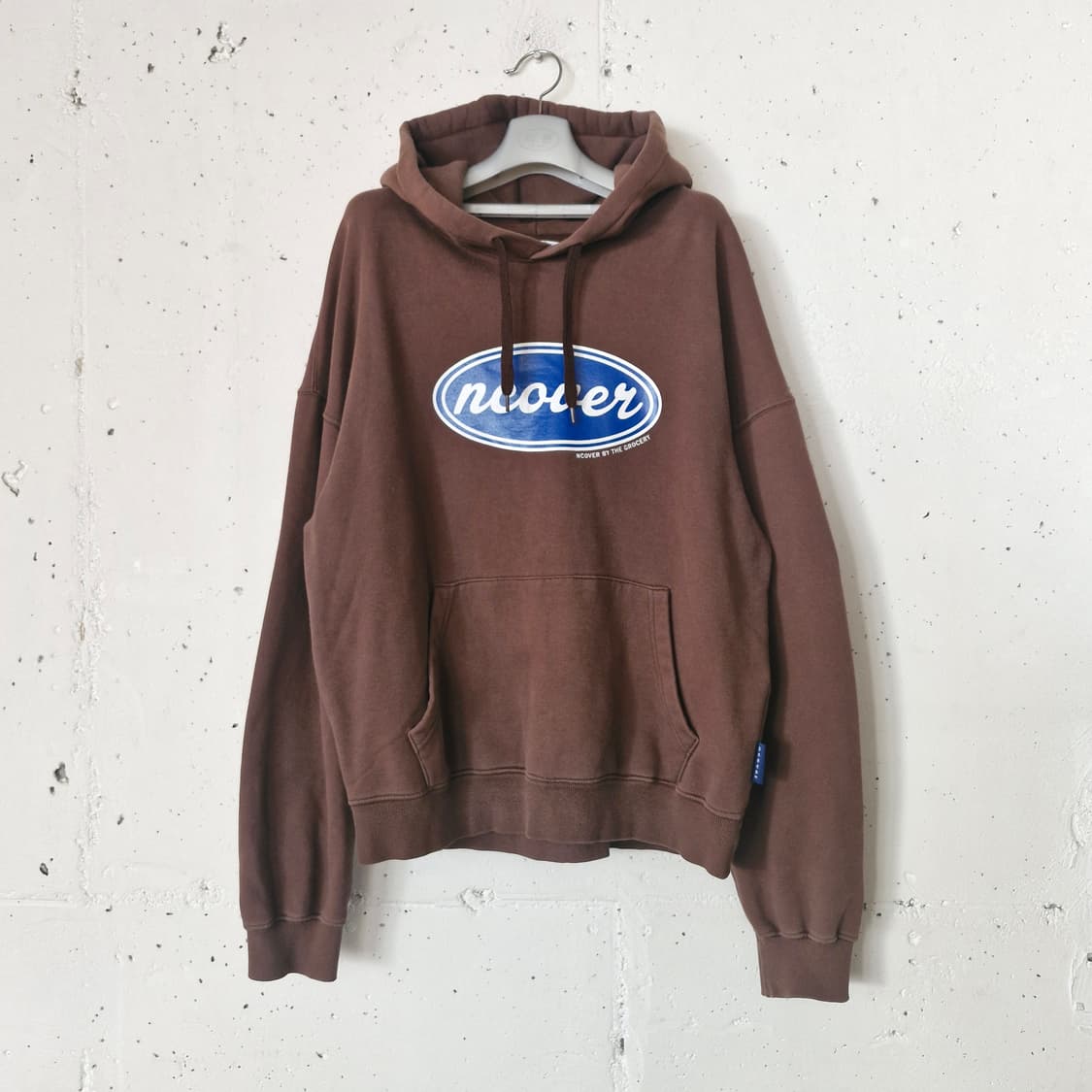 앤커버 브라운 로고 후드티 F 상품이미지1