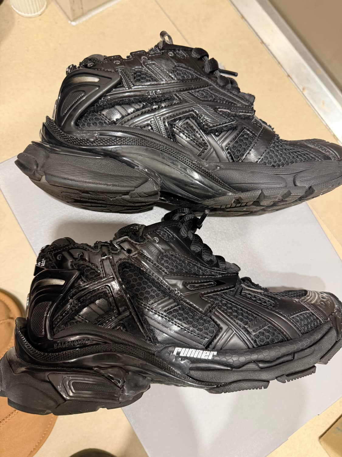 발렌시아가 뉴러너 올블랙 37 상품이미지5