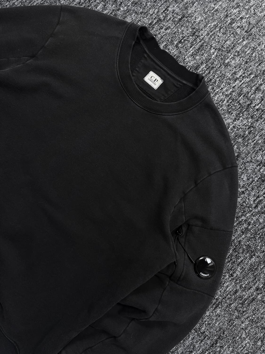 CP 컴퍼니 블랙 맨투맨 상품이미지5